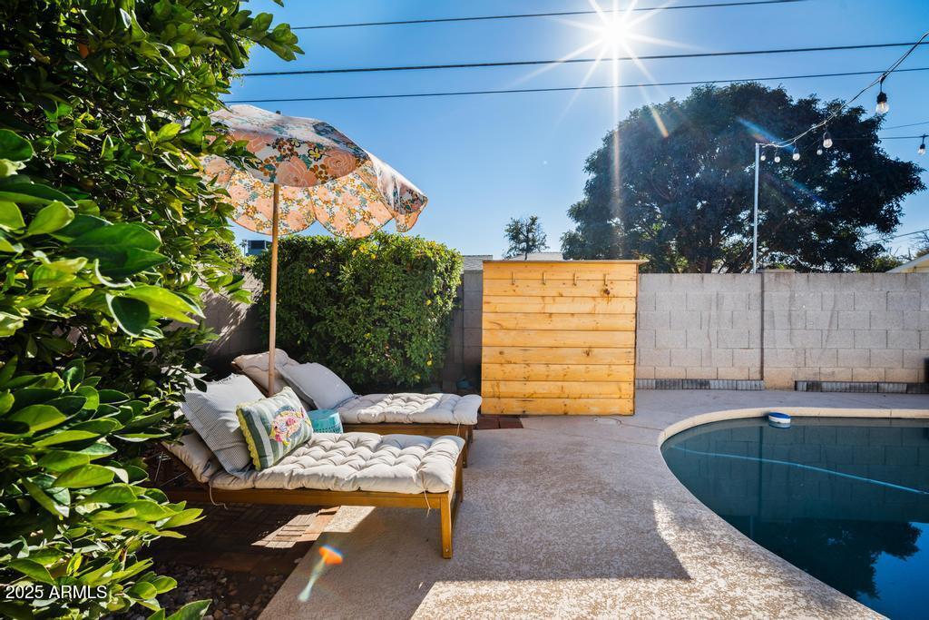 8221 E EDGEMONT Avenue