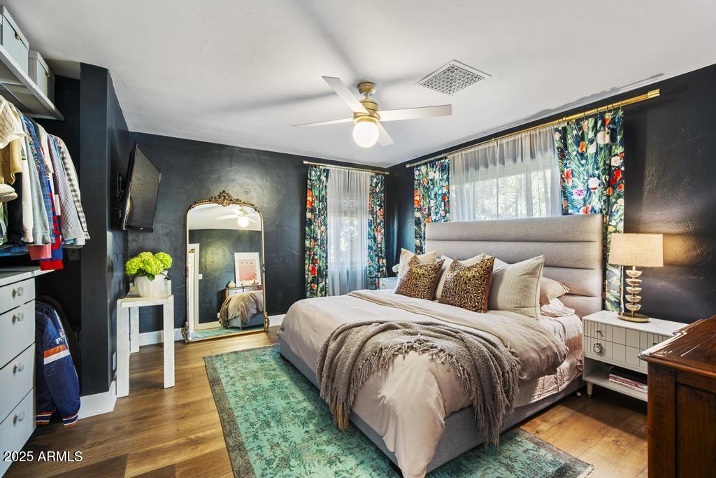 8221 E EDGEMONT Avenue