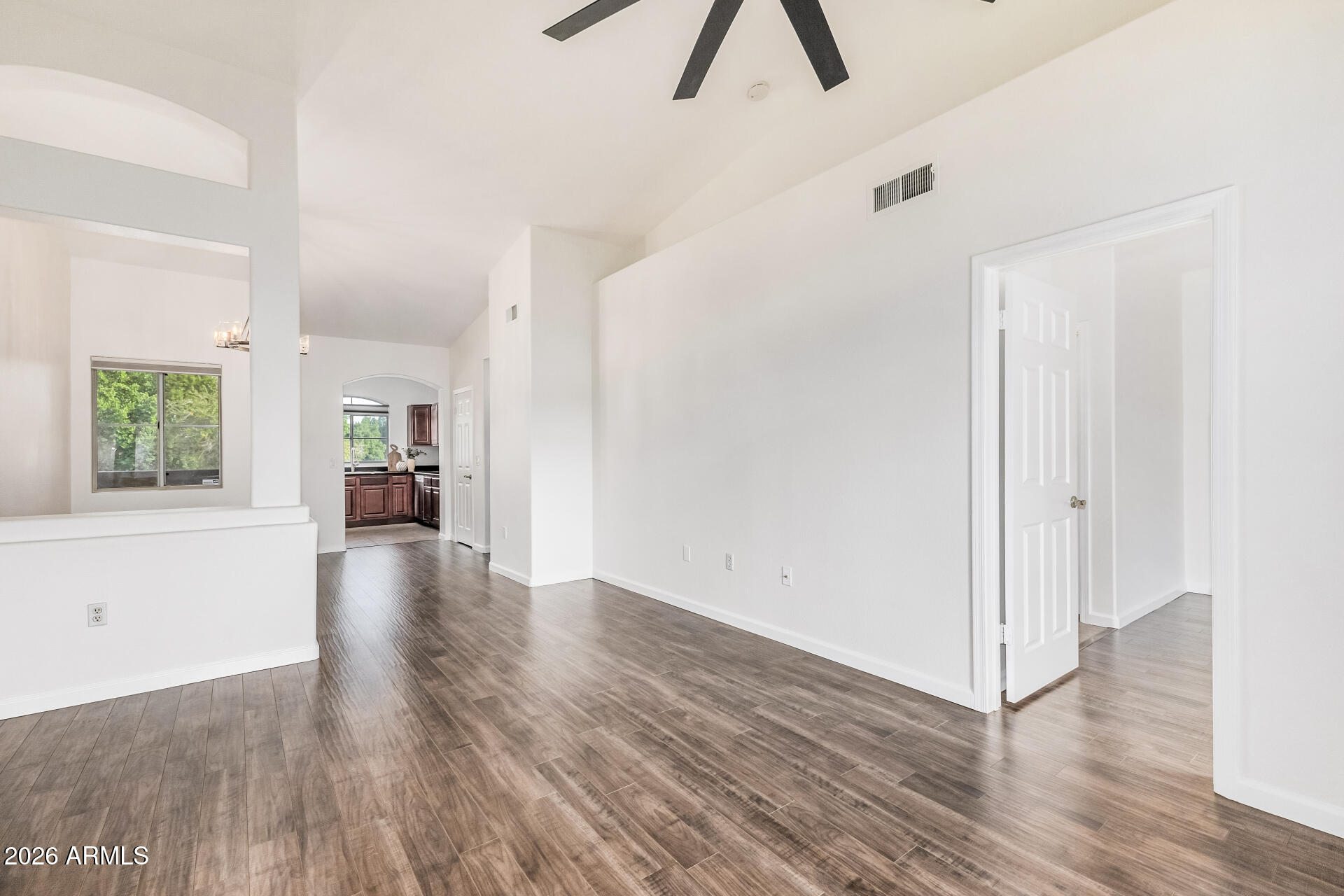 5335 E SHEA Boulevard 2082