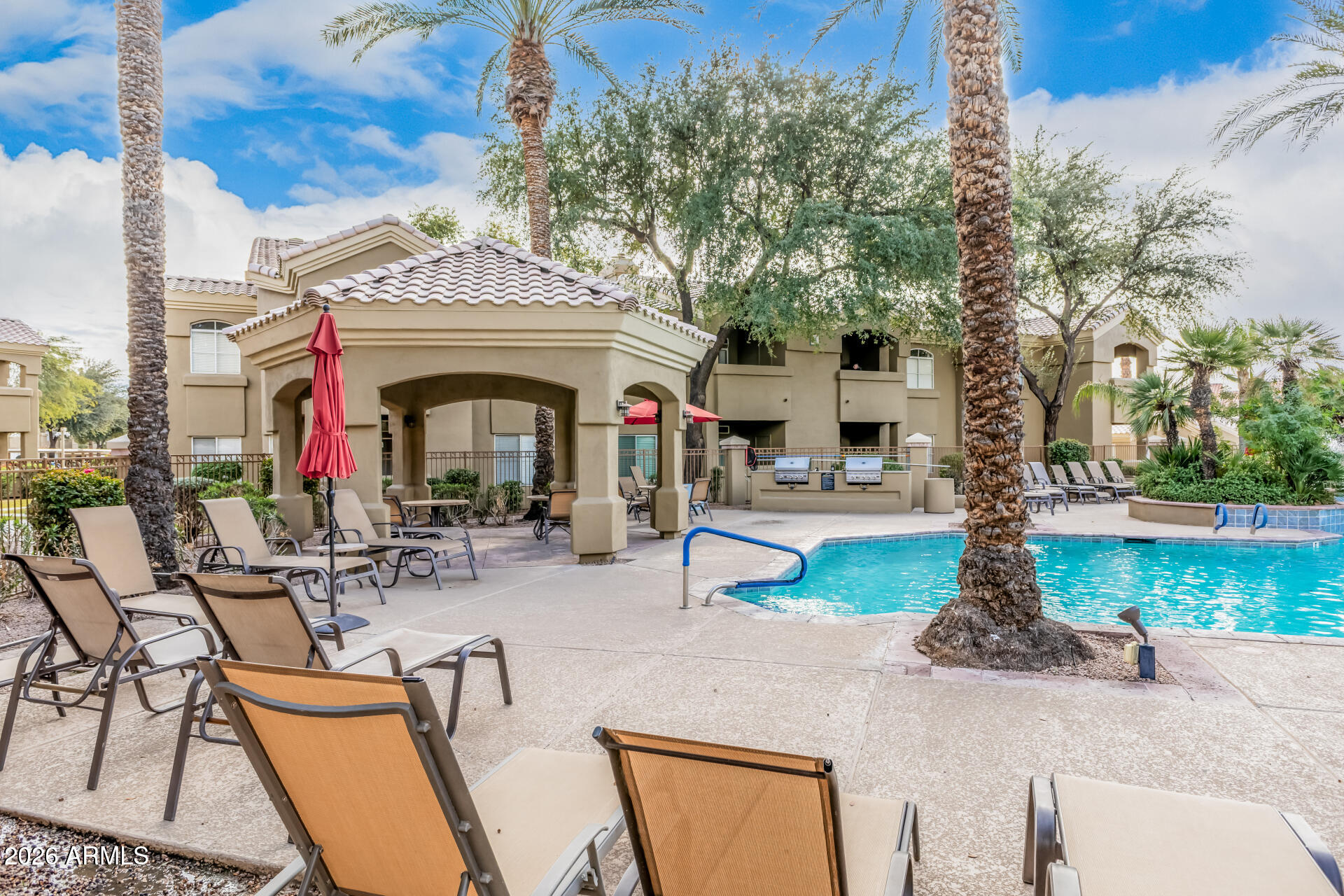 5335 E SHEA Boulevard 2082