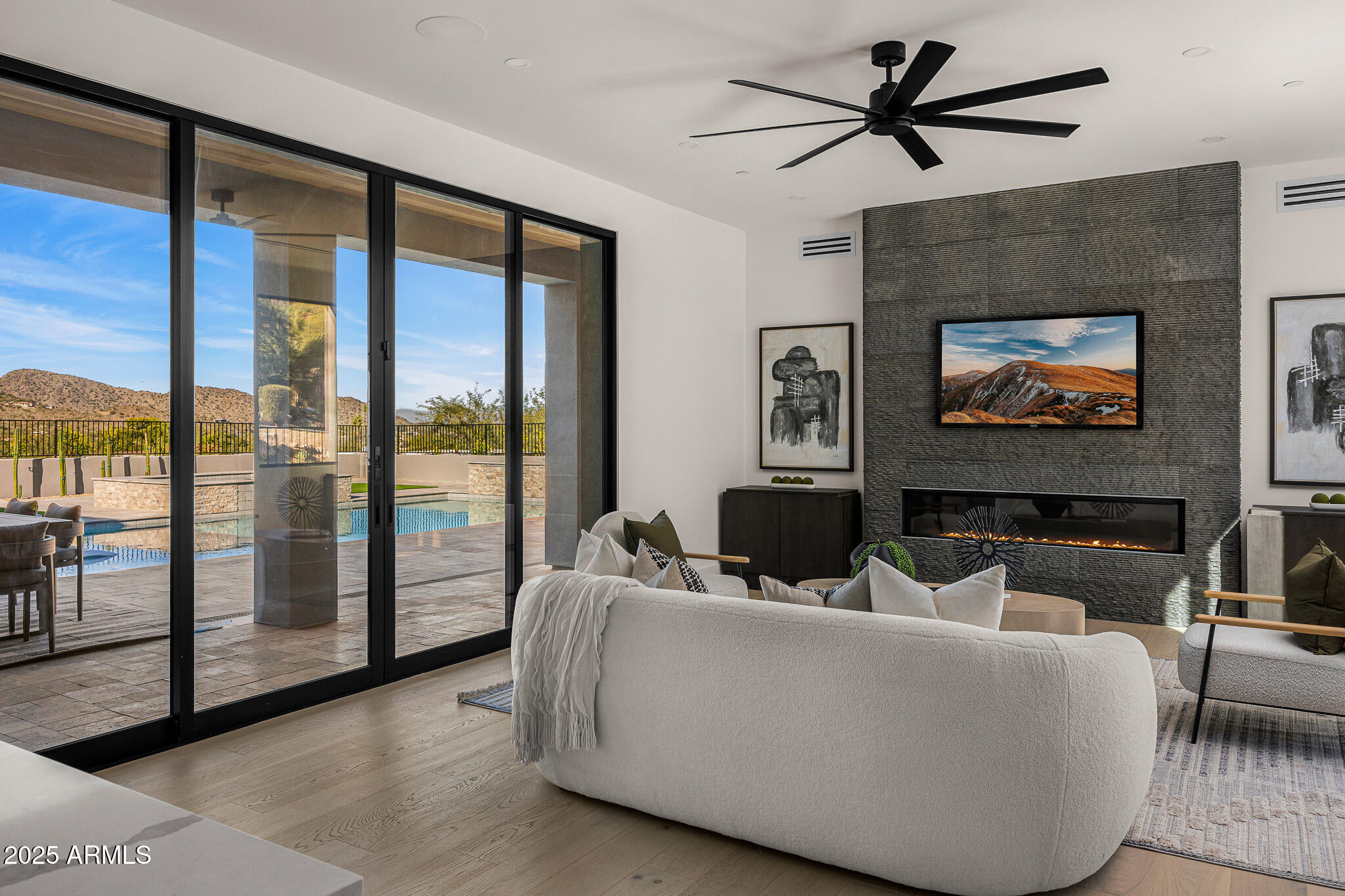 5355 E DESERT VISTA Road