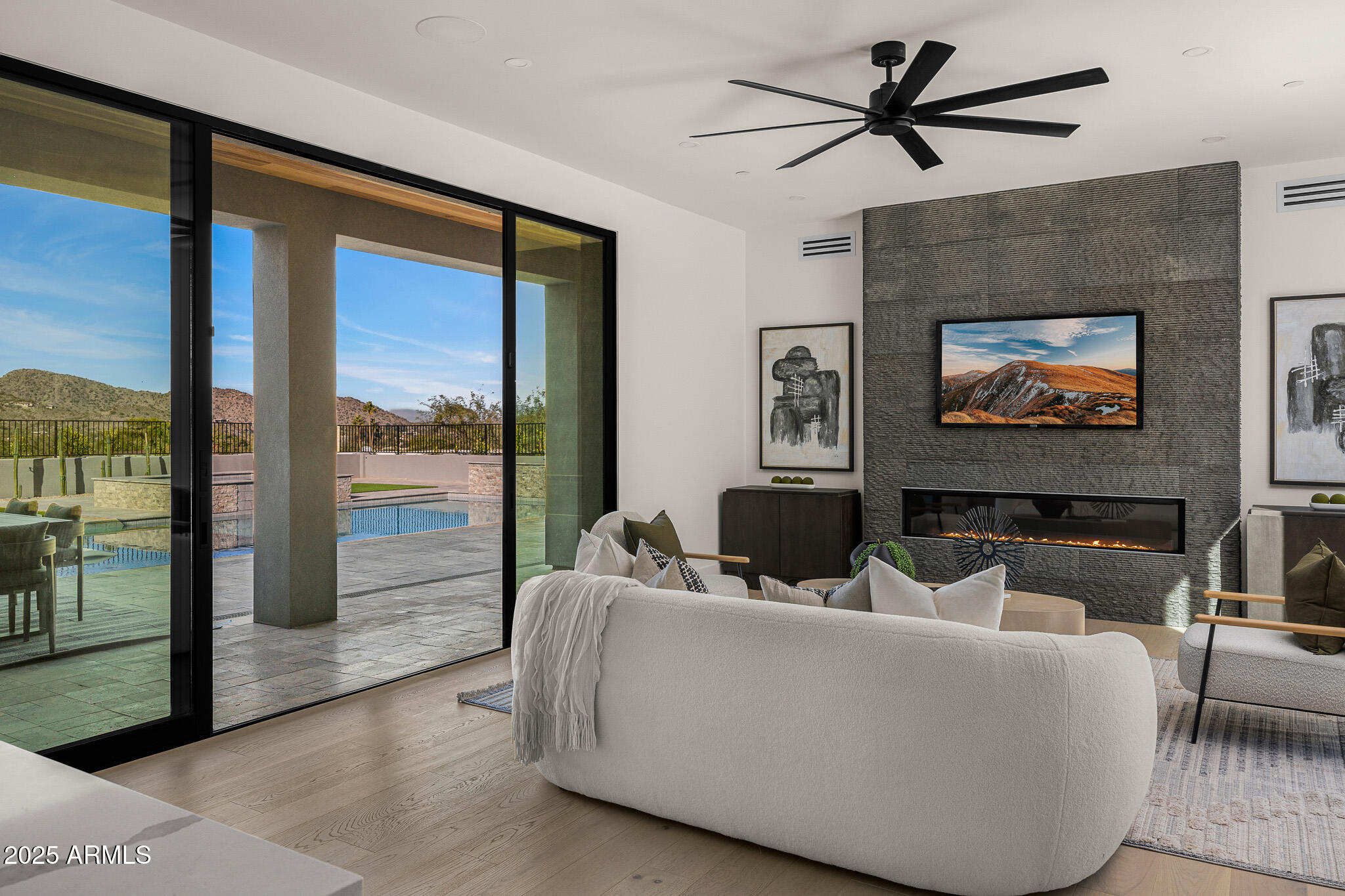 5355 E DESERT VISTA Road