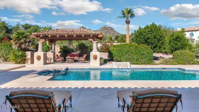 4214 E Claremont Avenue