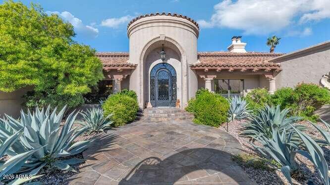 4214 E Claremont Avenue