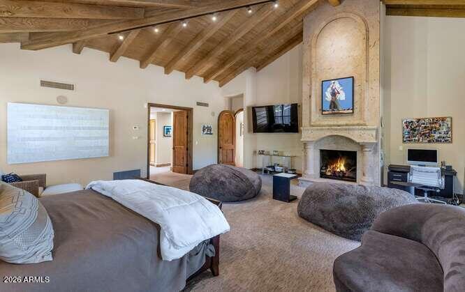 4214 E Claremont Avenue