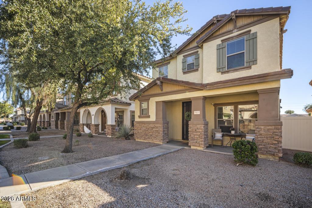 5812 E HOLMES Avenue