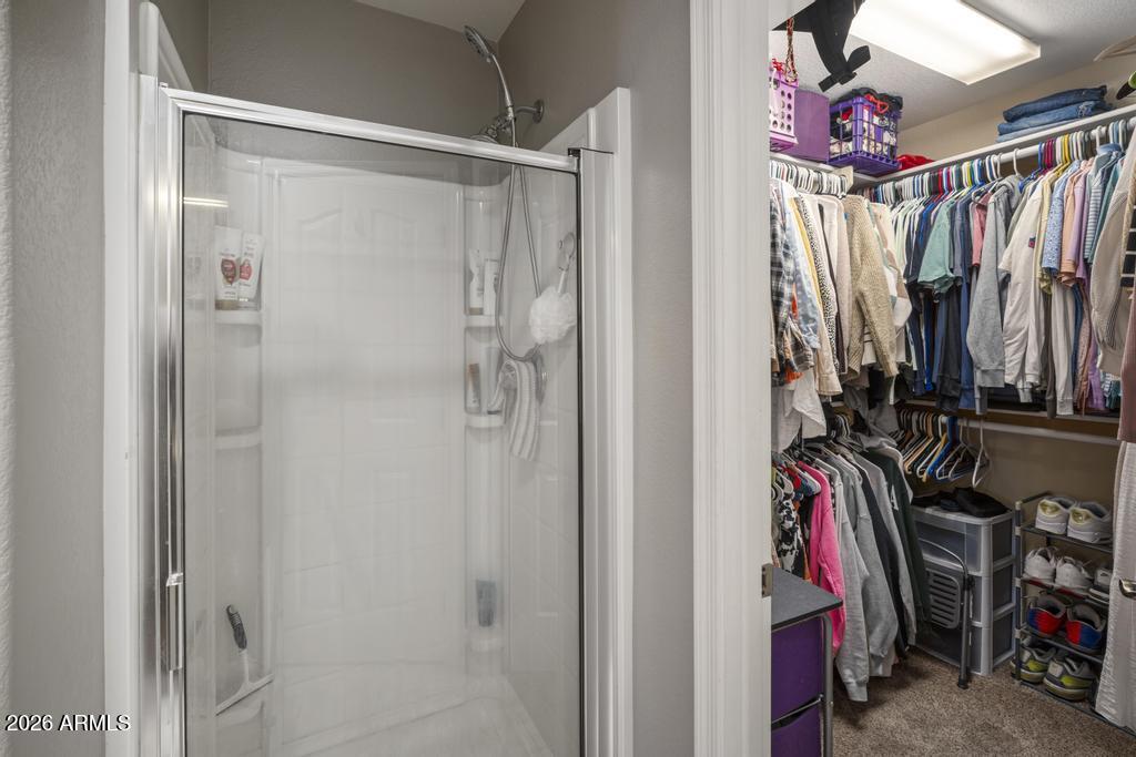 5812 E HOLMES Avenue