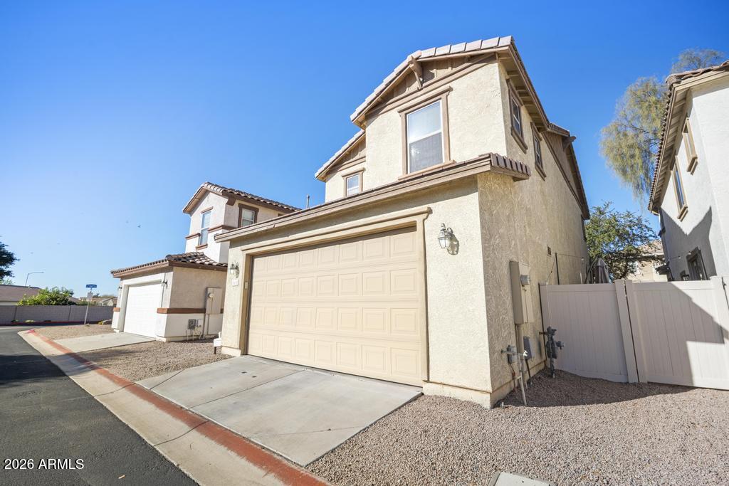 5812 E HOLMES Avenue