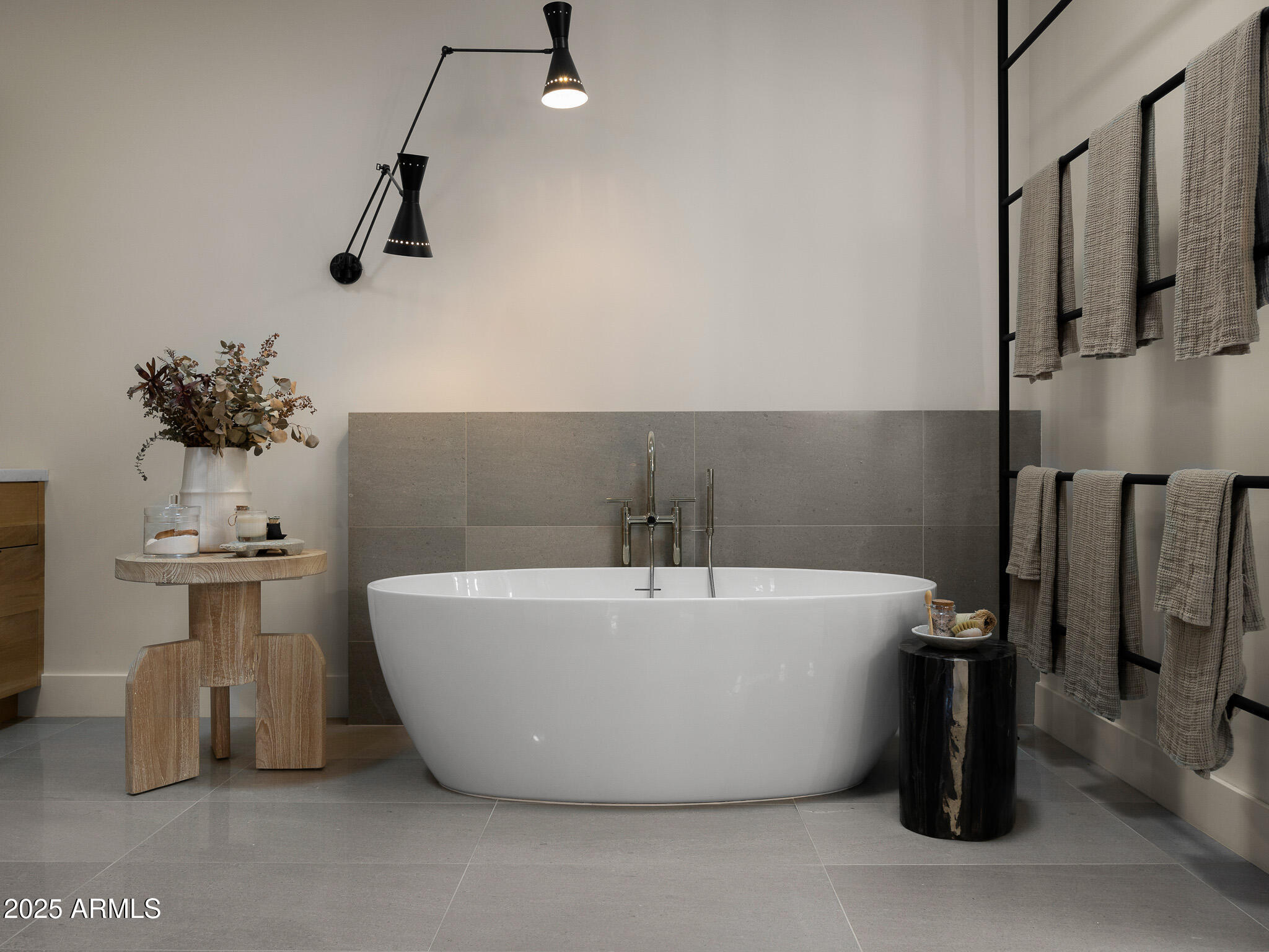 6200 E NAUMANN Drive