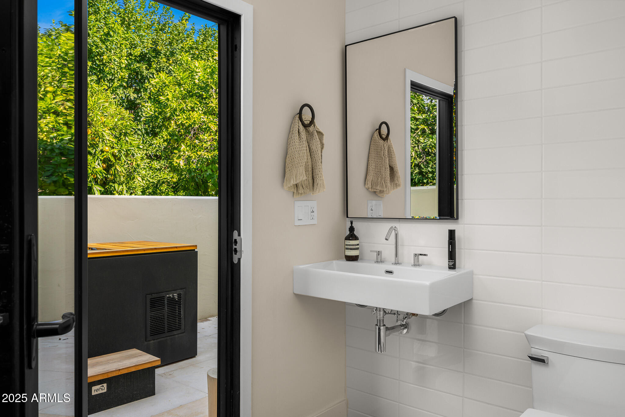 6200 E NAUMANN Drive