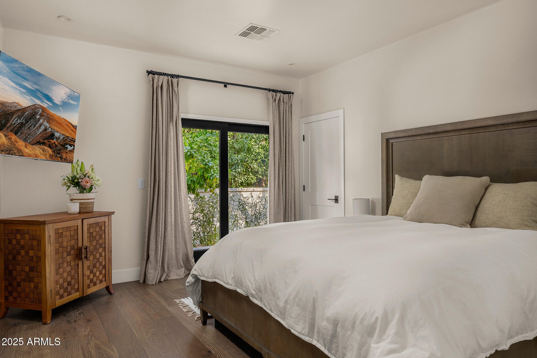 6200 E NAUMANN Drive