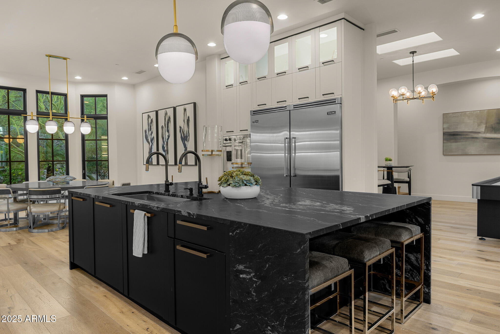 6650 N HILLSIDE Drive