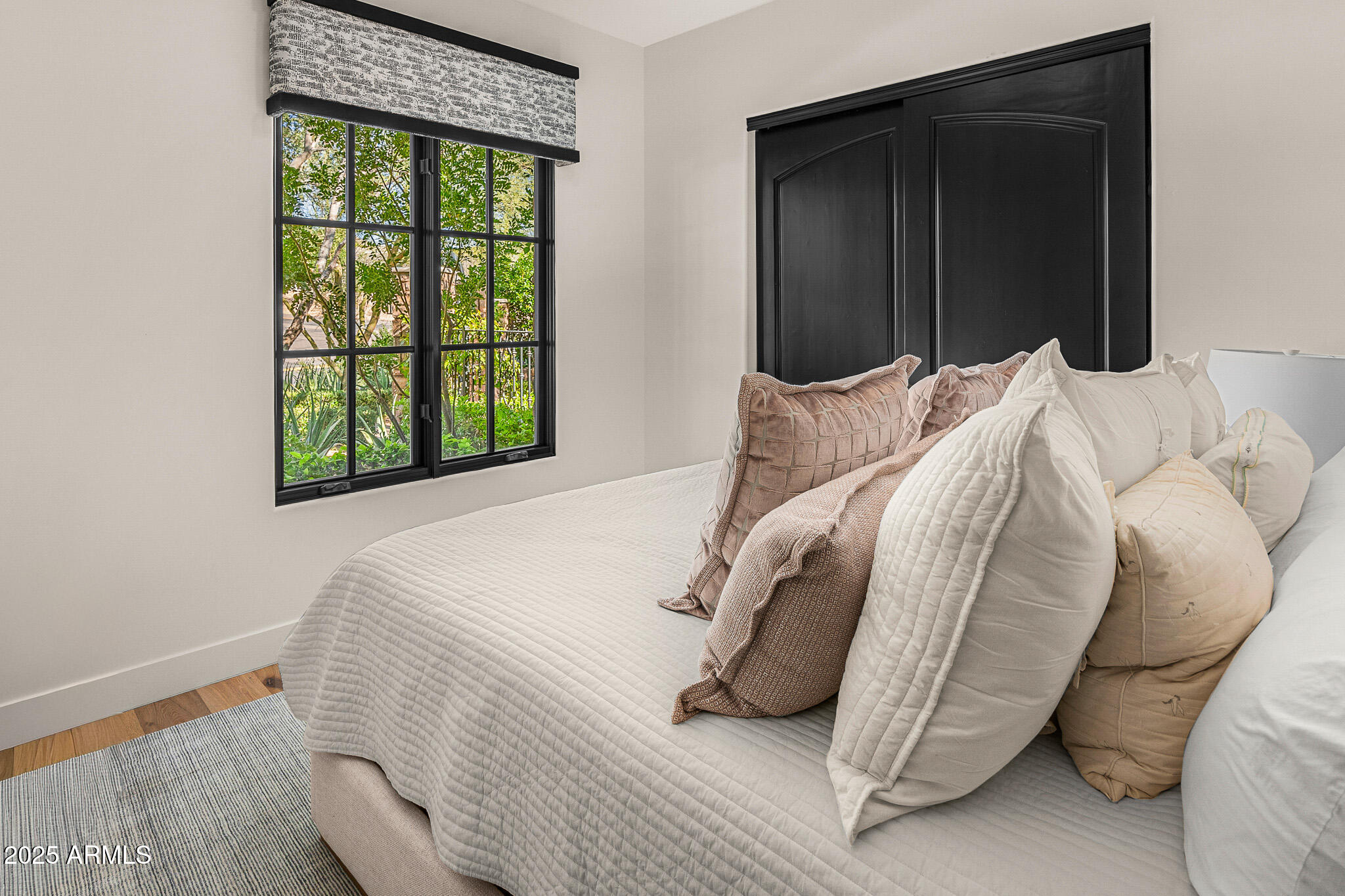 6650 N HILLSIDE Drive