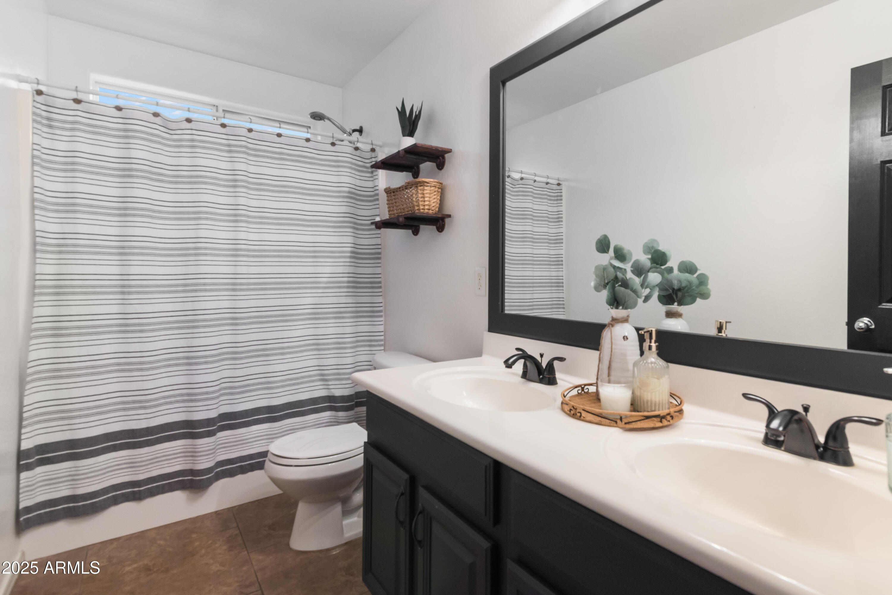 41172 W CAHILL Drive