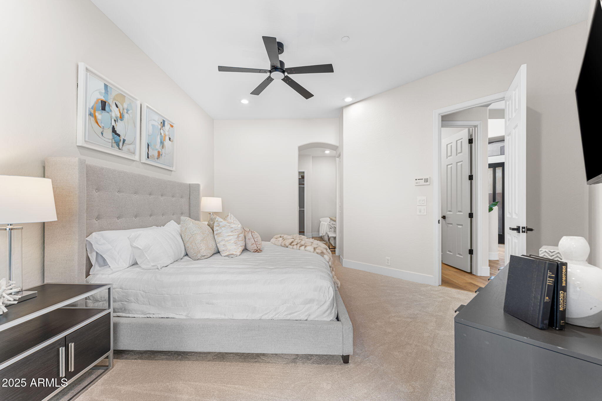 7266 E DEL ACERO Drive