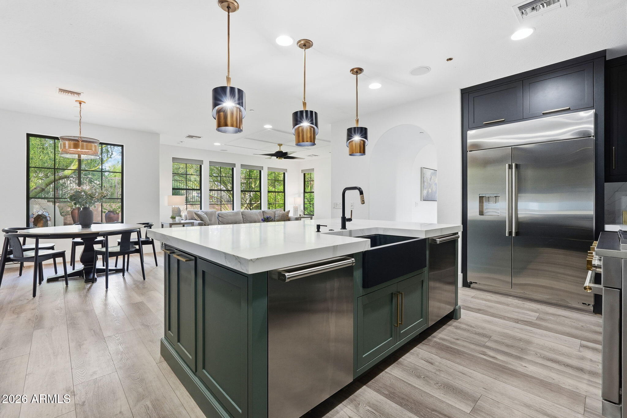 9832 E EDGESTONE Drive