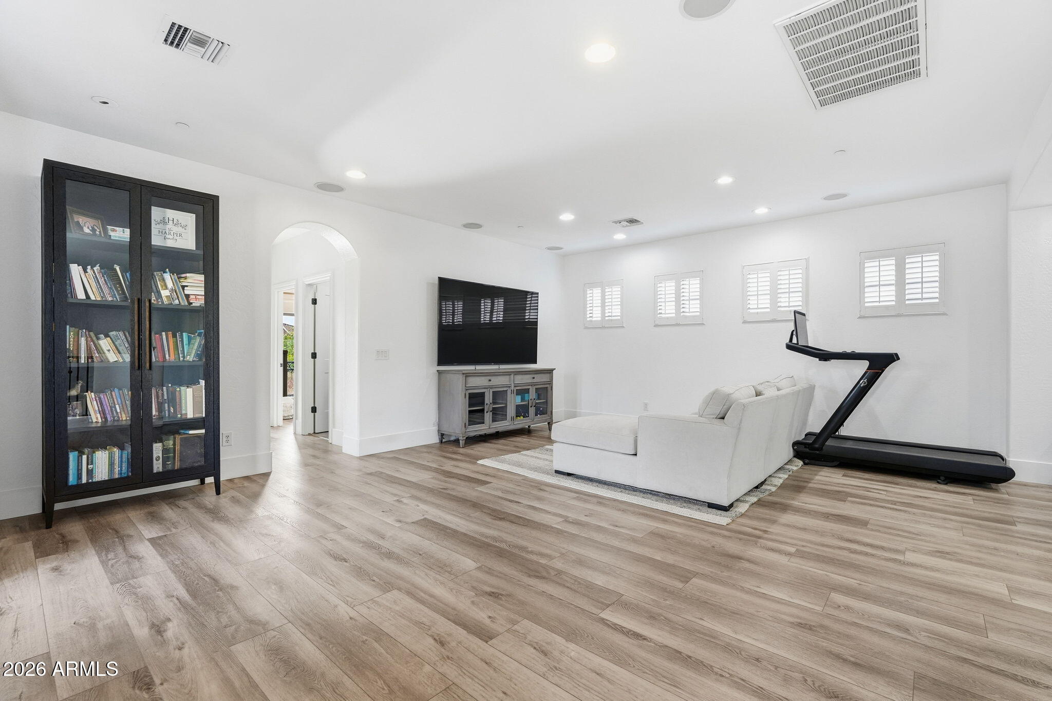 9832 E EDGESTONE Drive