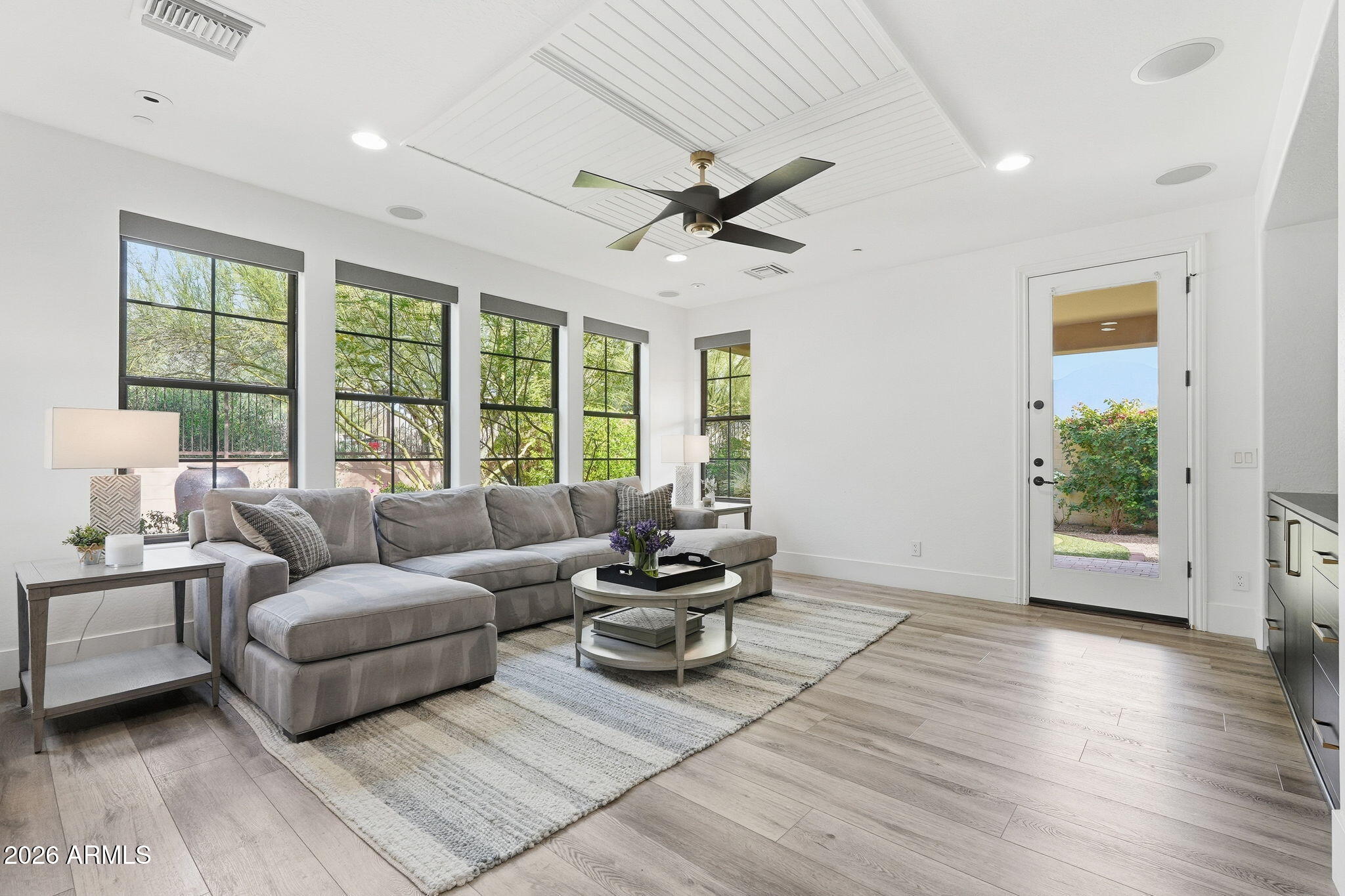 9832 E EDGESTONE Drive