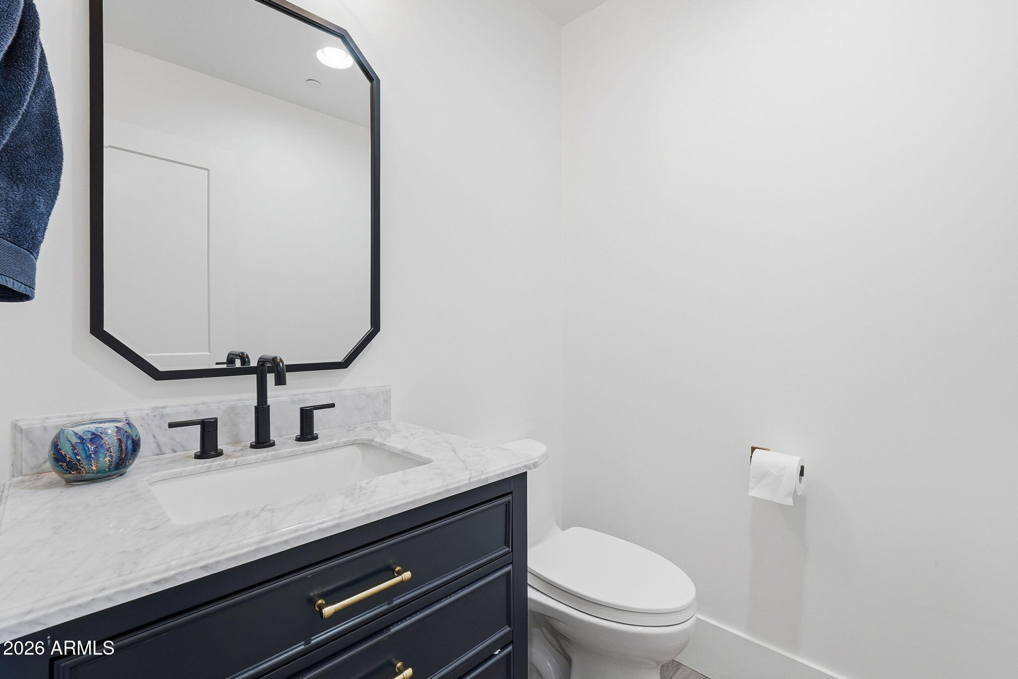 9832 E EDGESTONE Drive