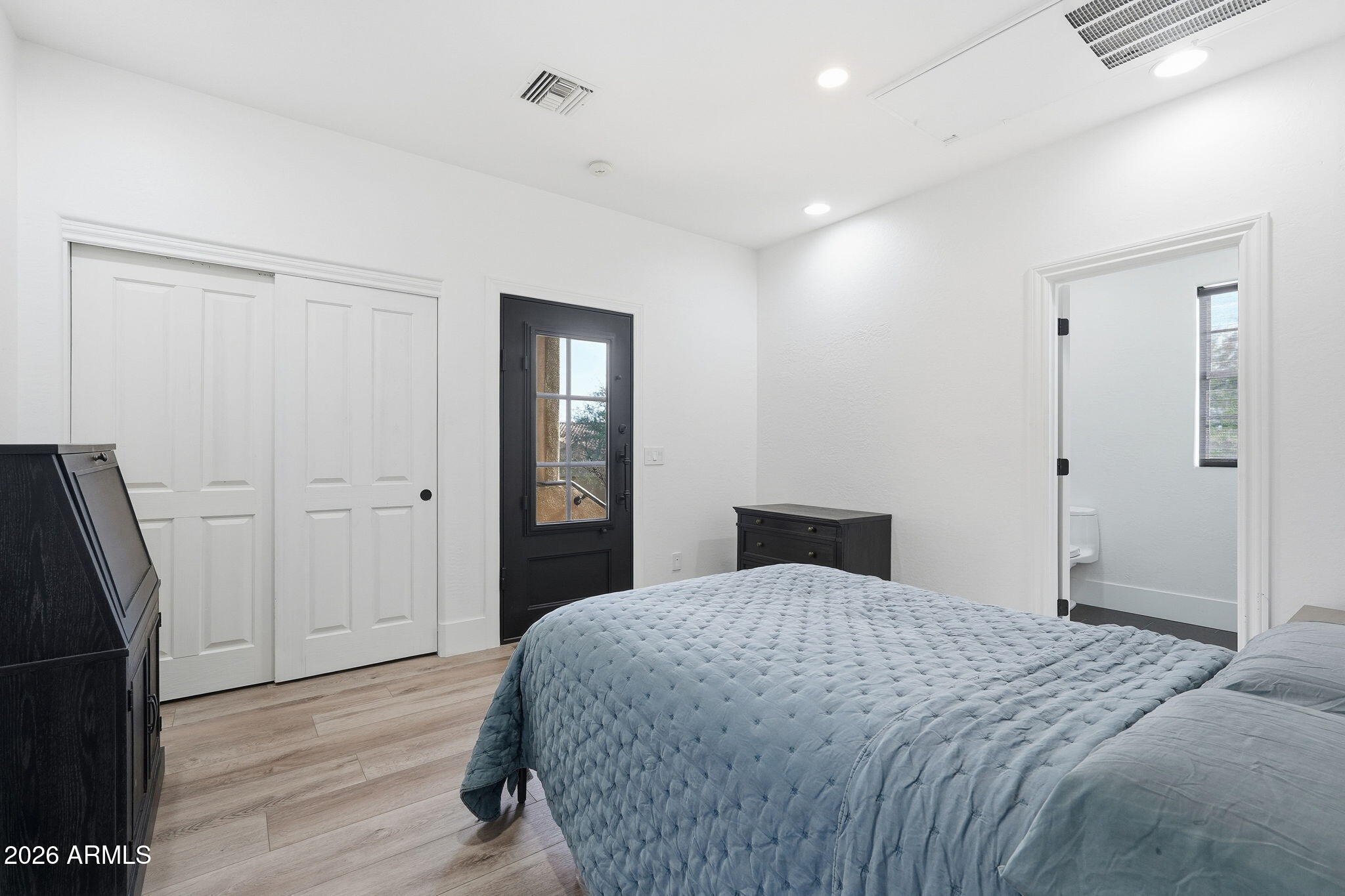 9832 E EDGESTONE Drive