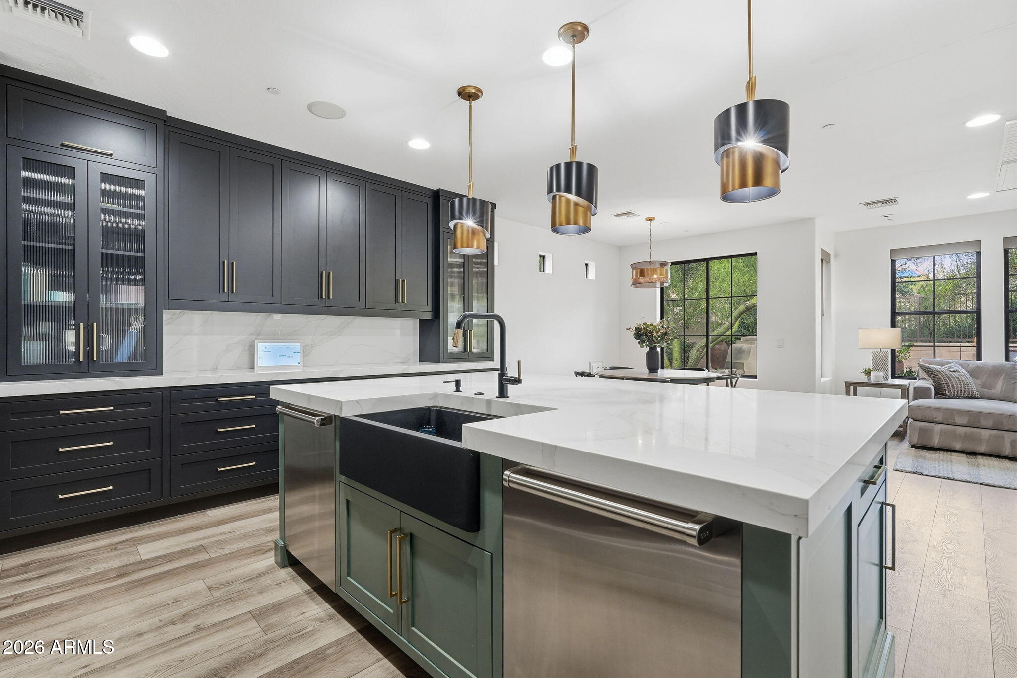 9832 E EDGESTONE Drive