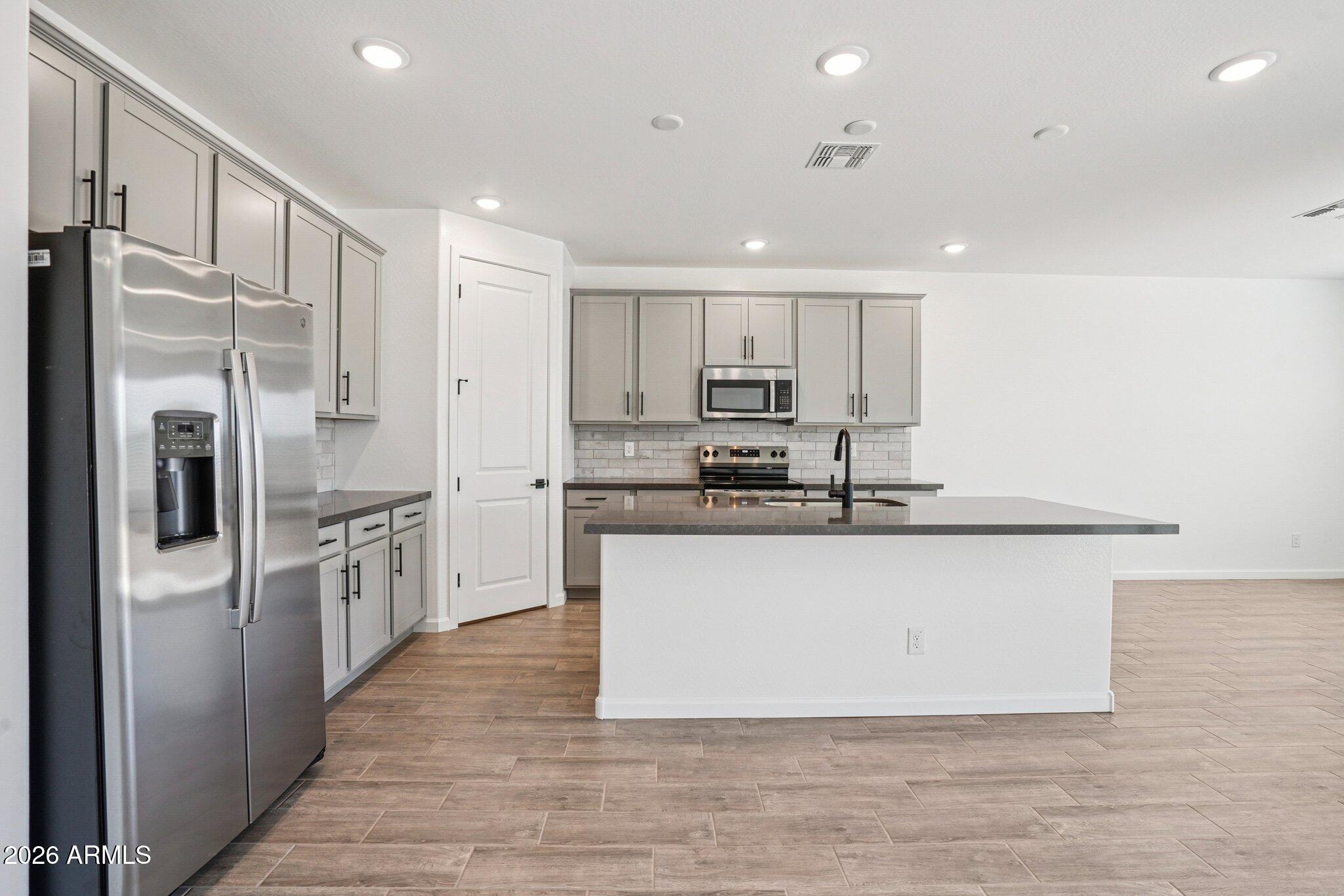 15707 W CAMDEN Avenue