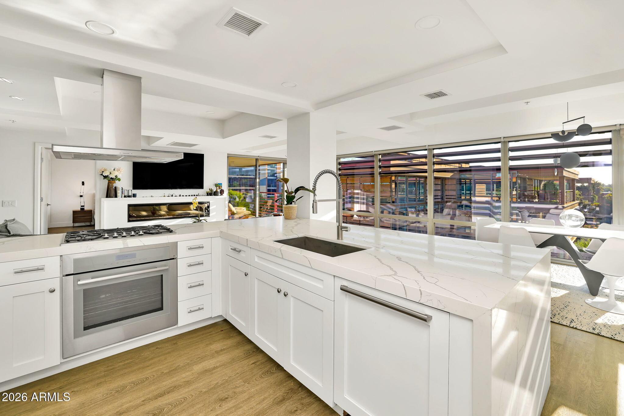 7137 E RANCHO VISTA Drive 7008