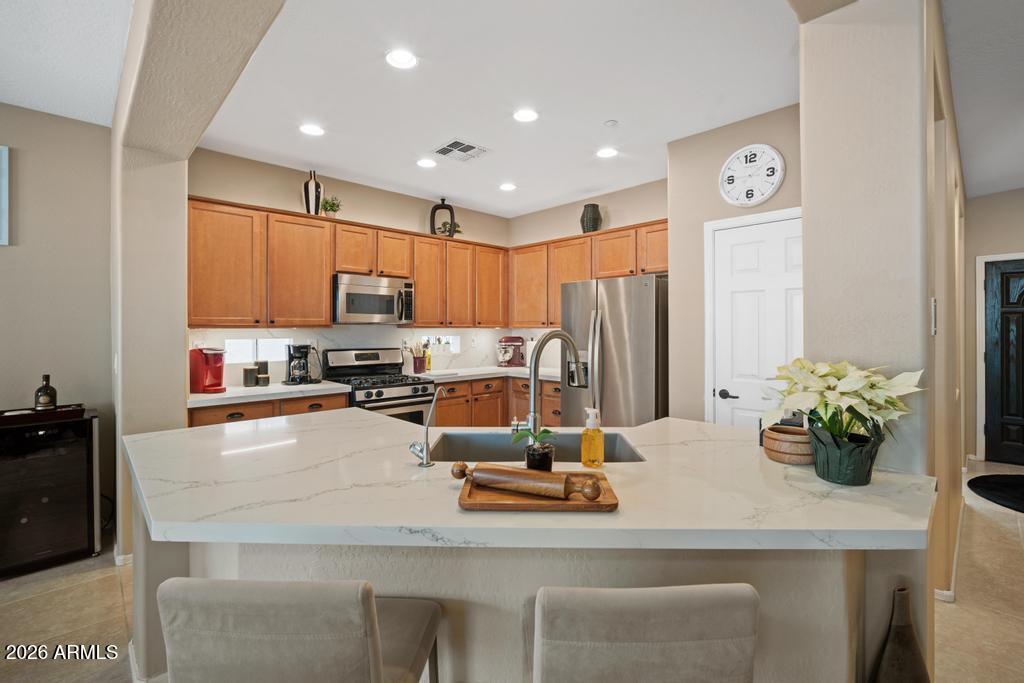 1922 W WHITMAN Court