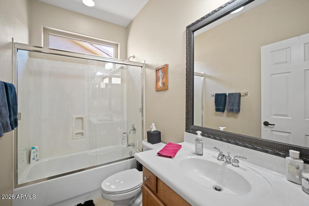 1922 W WHITMAN Court