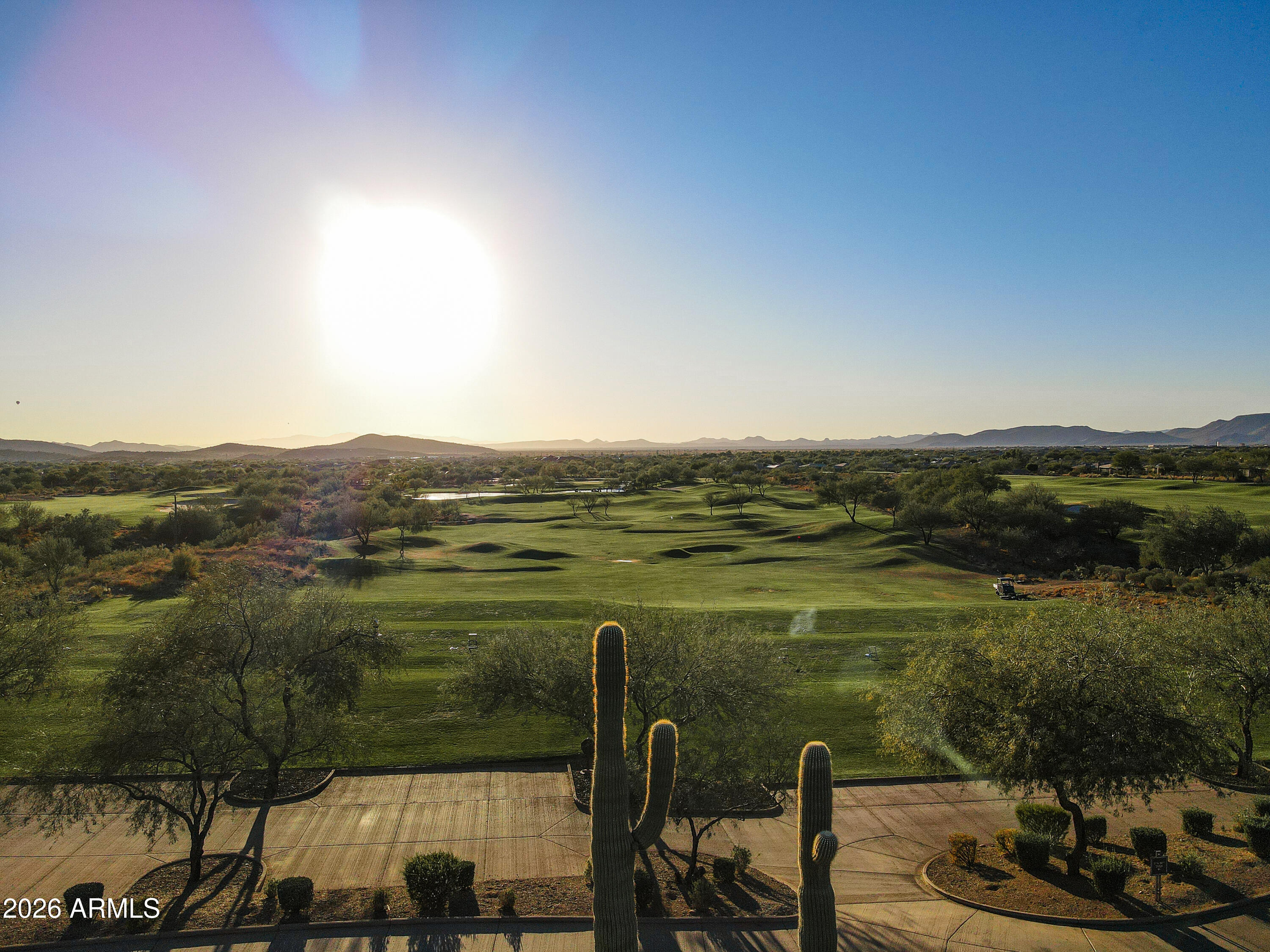 1922 W WHITMAN Court