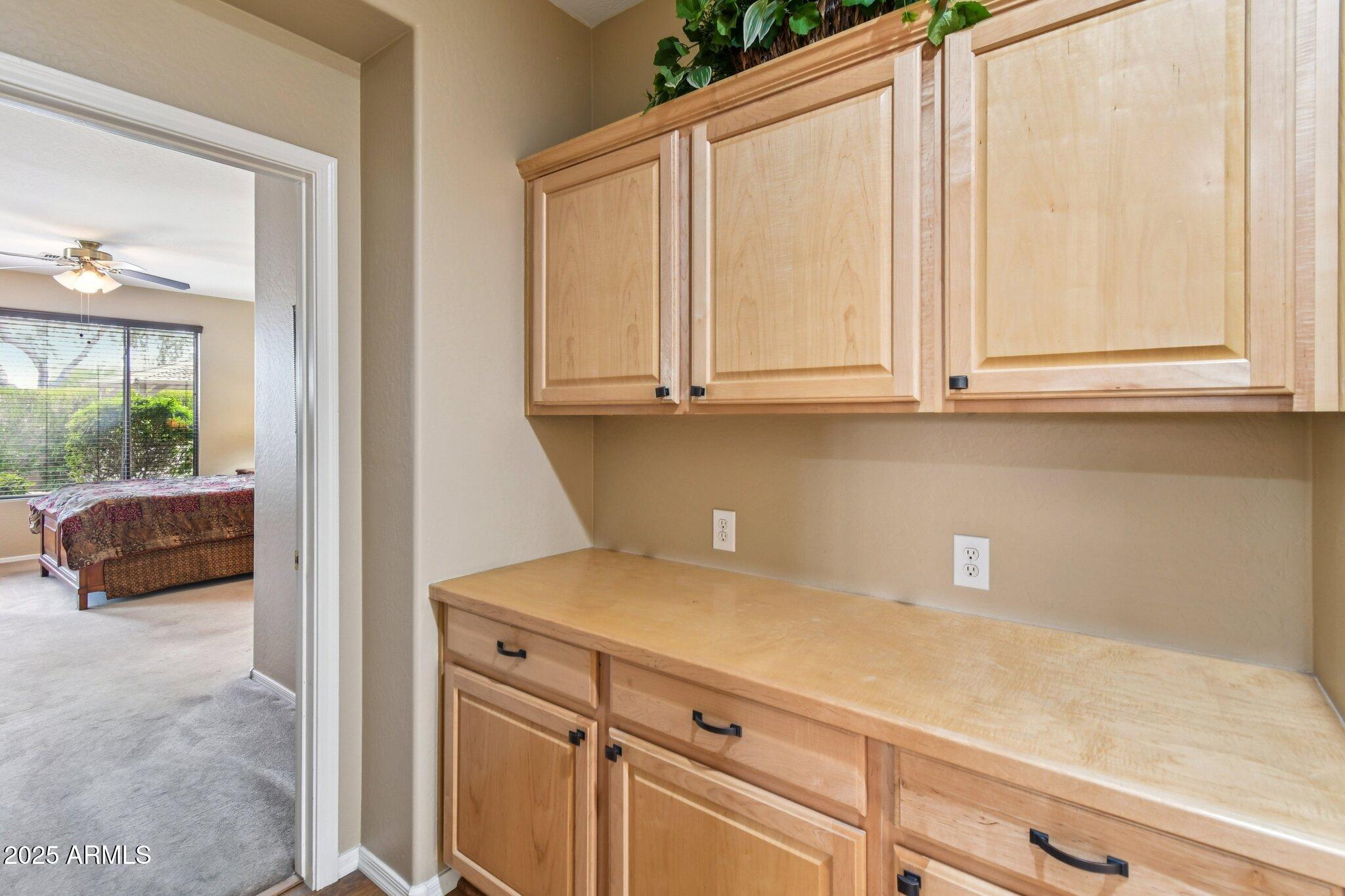 2533 W Kit Carson Trail