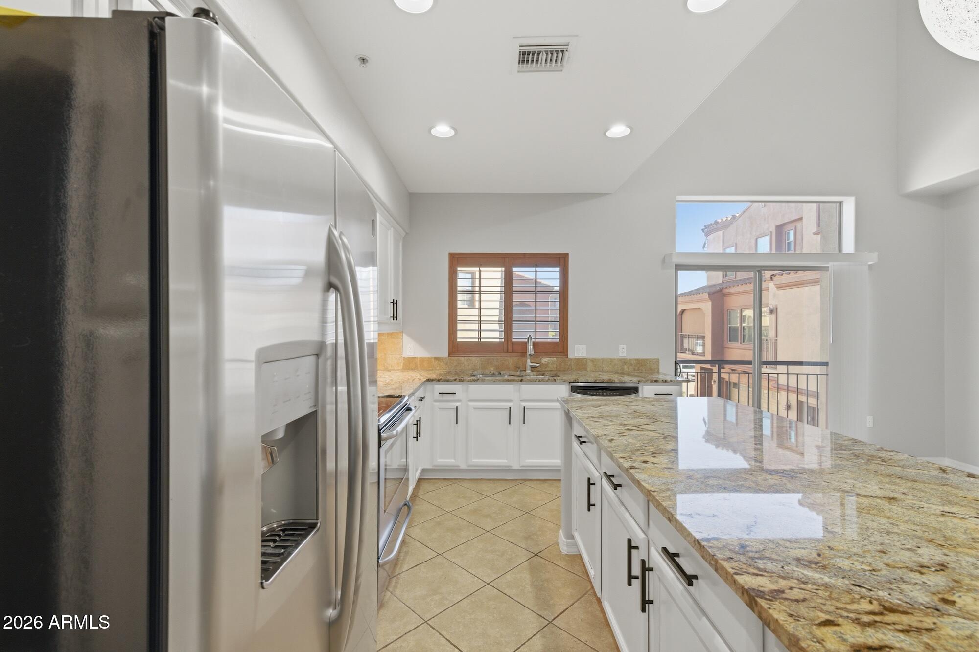 3935 E ROUGH RIDER Road 1024