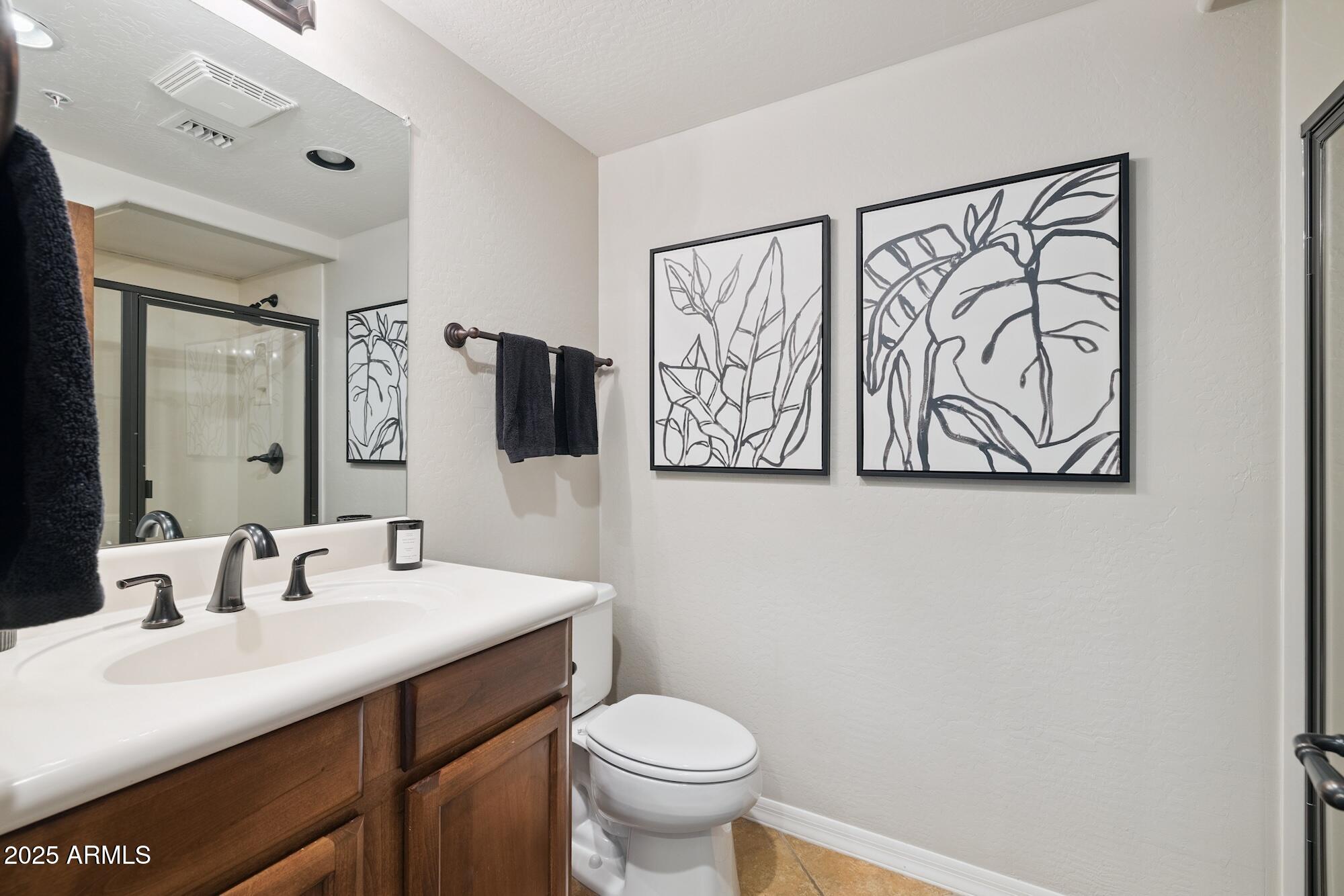 3935 E ROUGH RIDER Road 1024