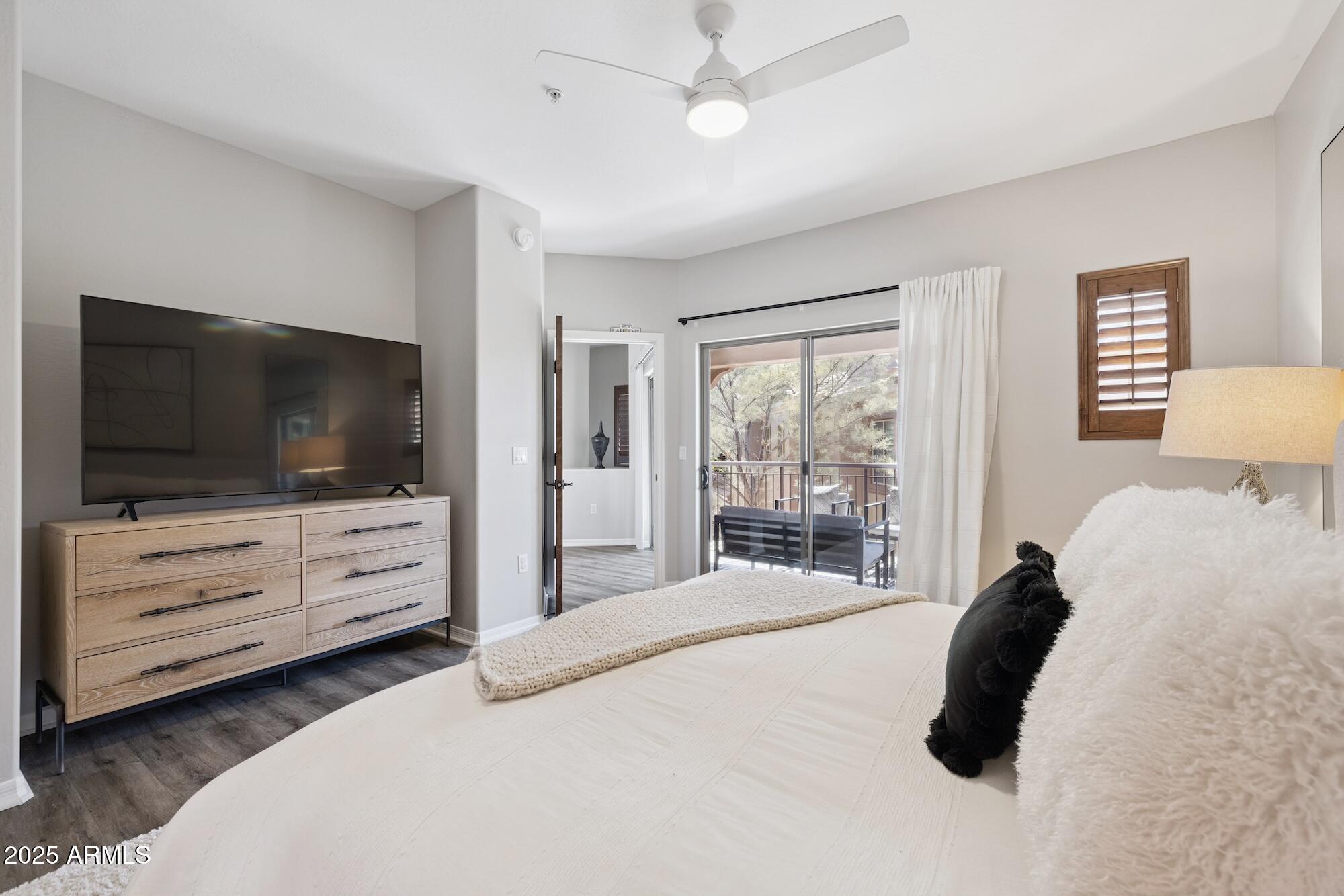 3935 E ROUGH RIDER Road 1024