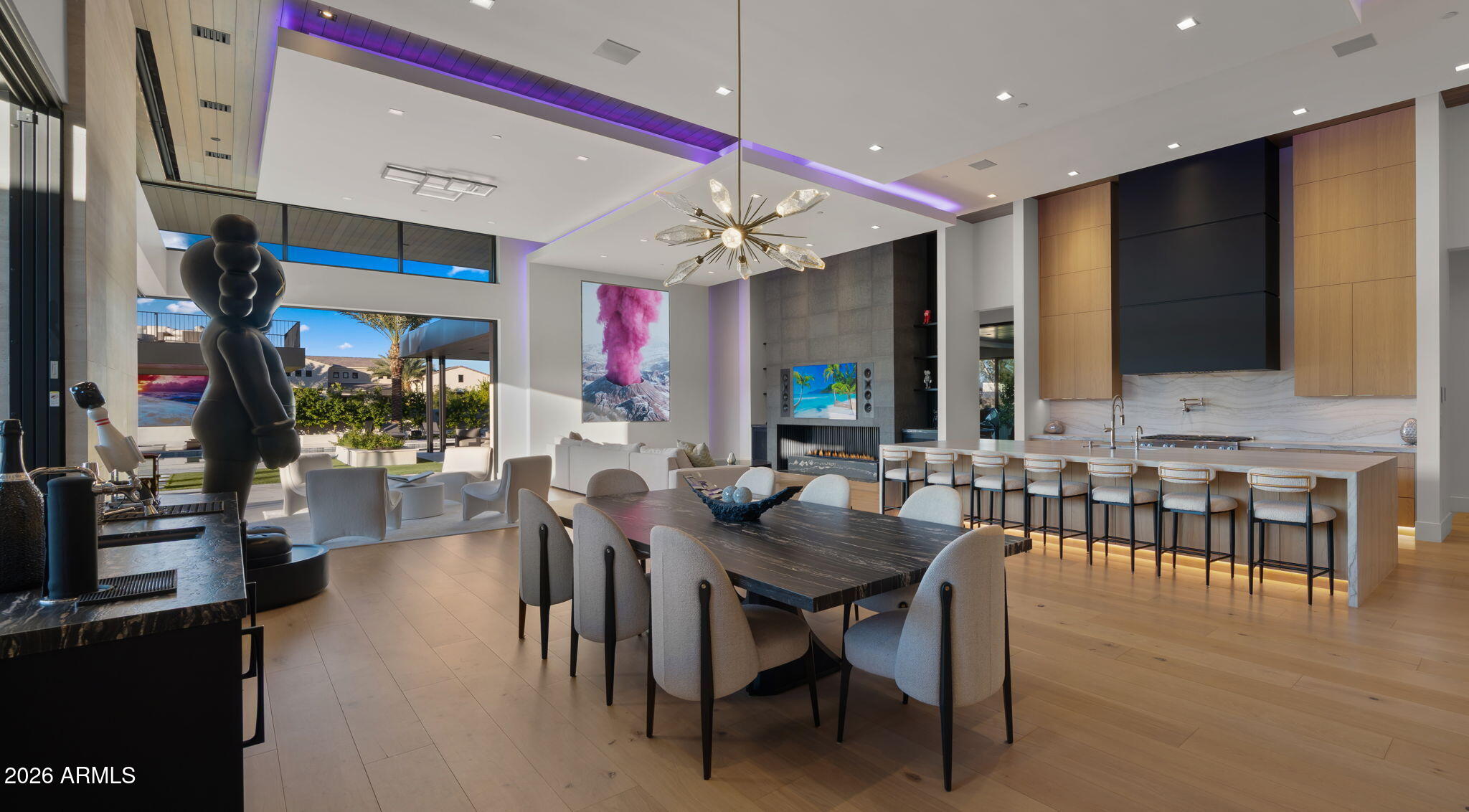 6824 E HUMMINGBIRD Lane