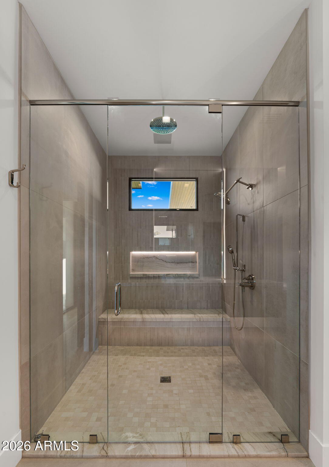 6824 E HUMMINGBIRD Lane