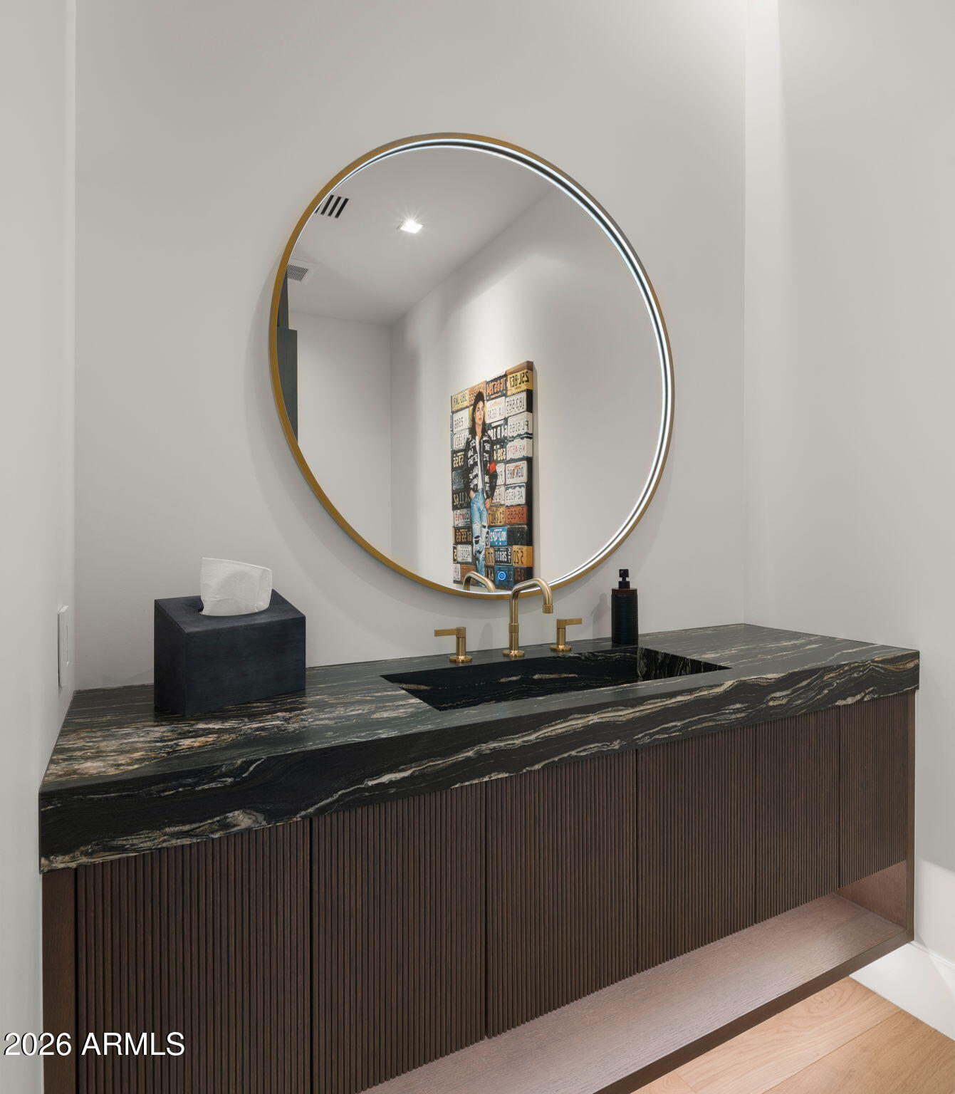 6824 E HUMMINGBIRD Lane