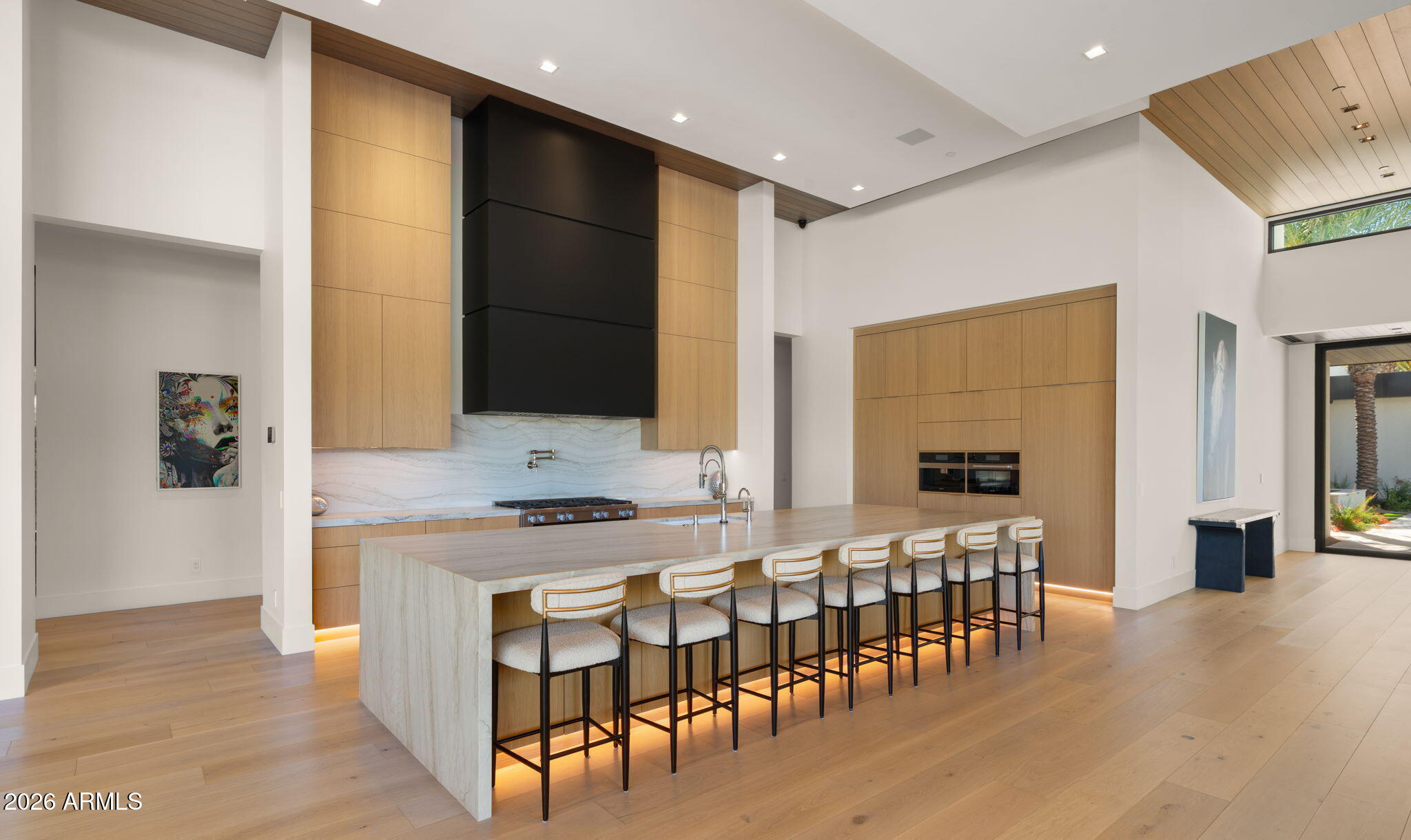 6824 E HUMMINGBIRD Lane