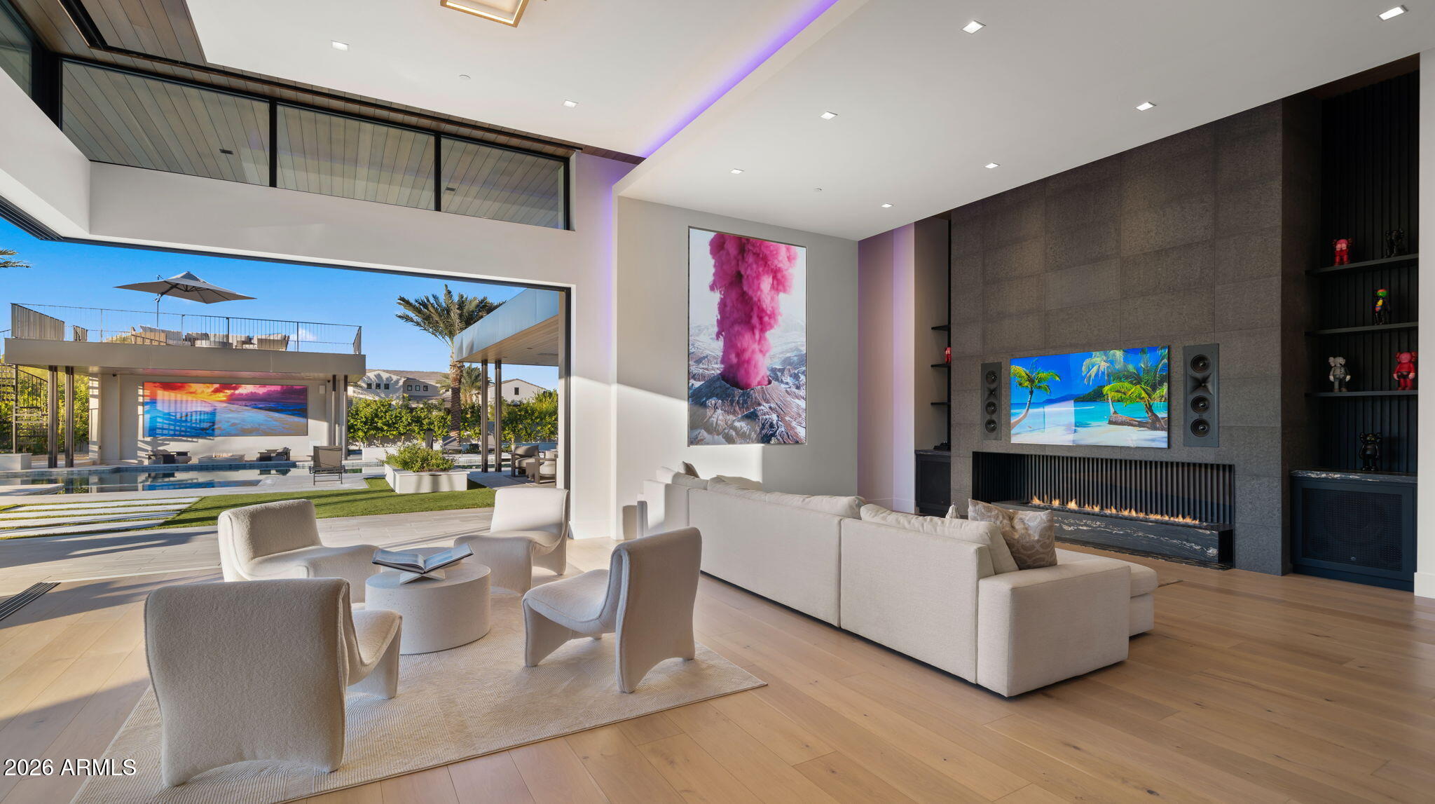 6824 E HUMMINGBIRD Lane