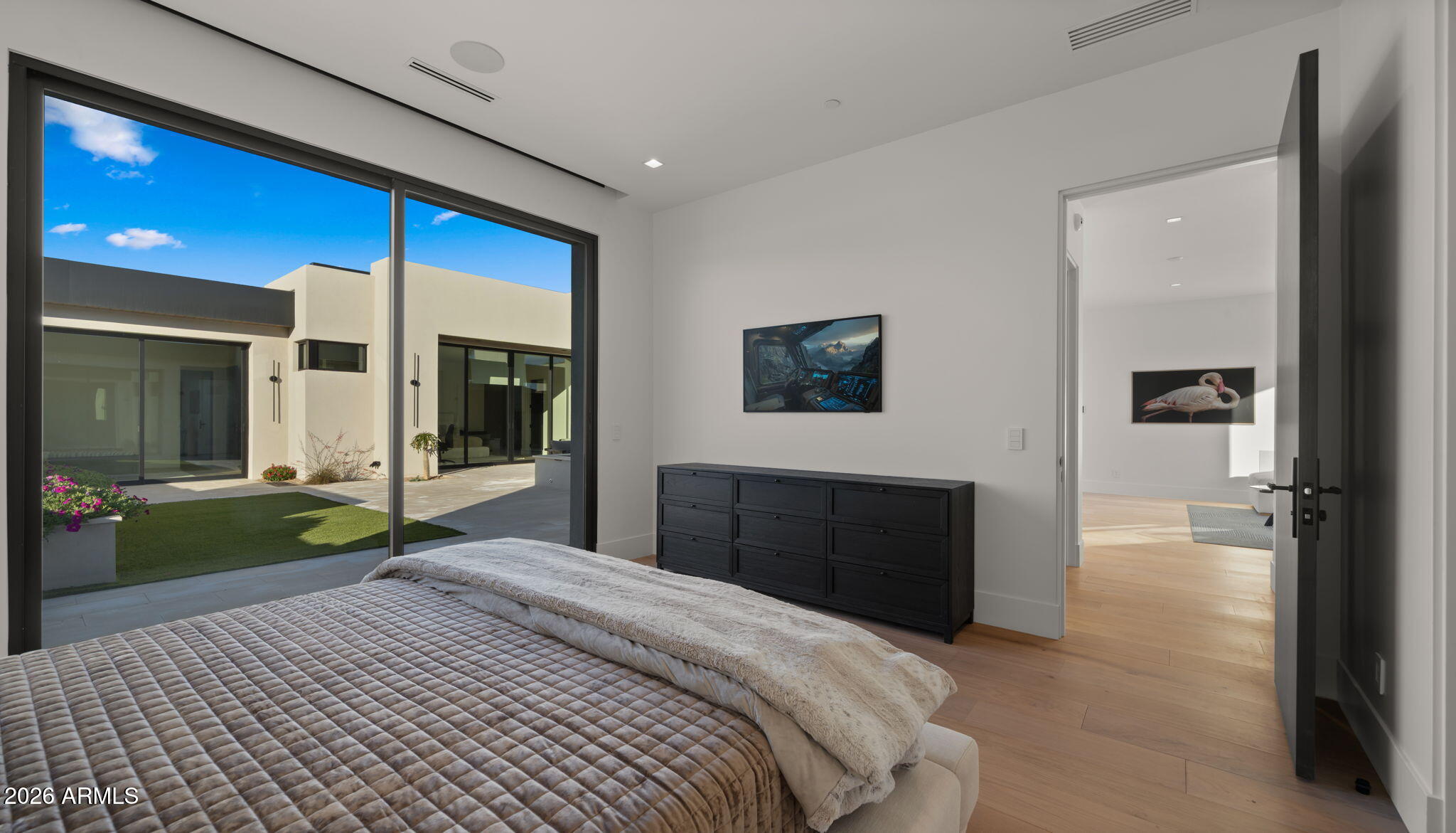 6824 E HUMMINGBIRD Lane