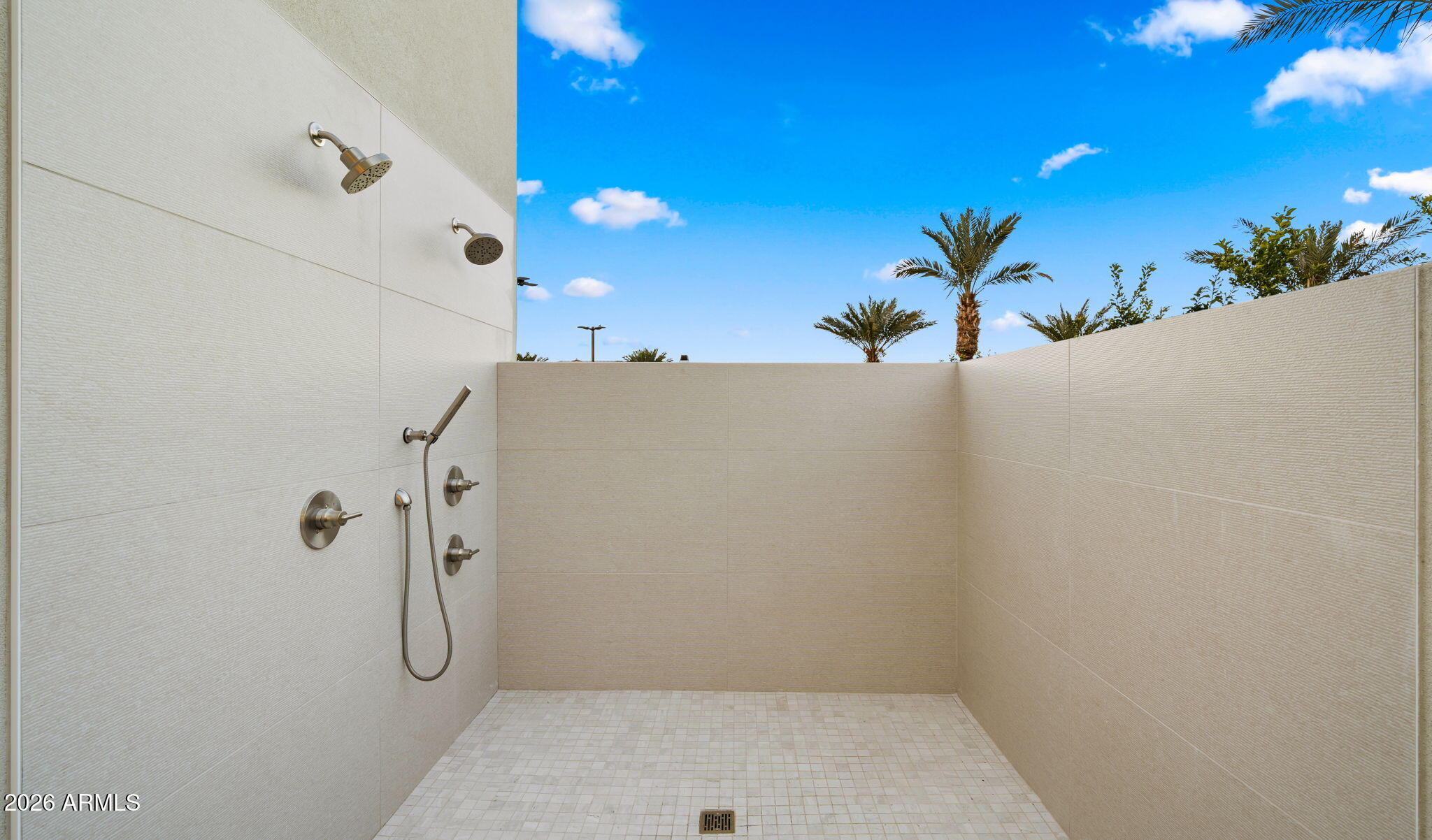 6824 E HUMMINGBIRD Lane