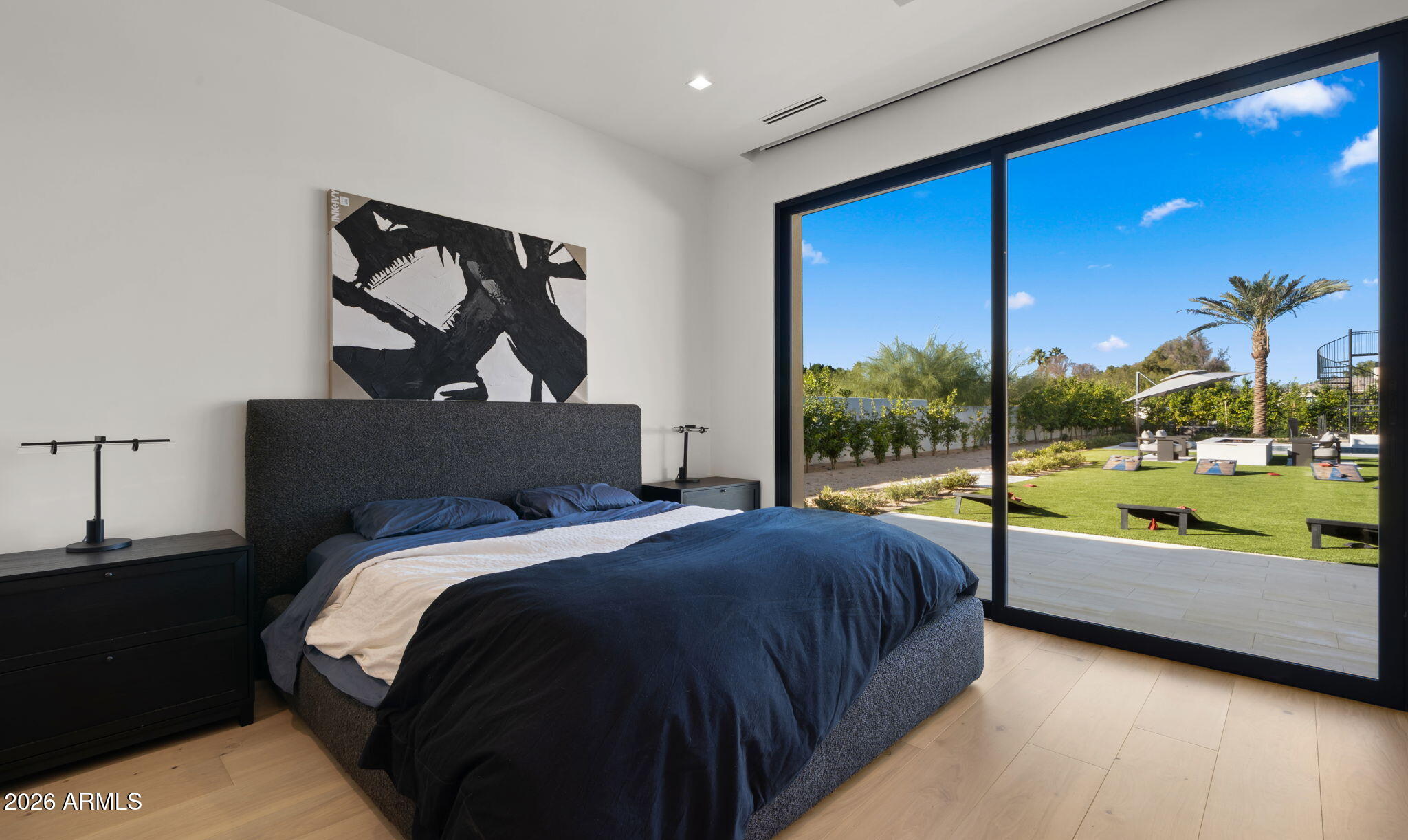 6824 E HUMMINGBIRD Lane