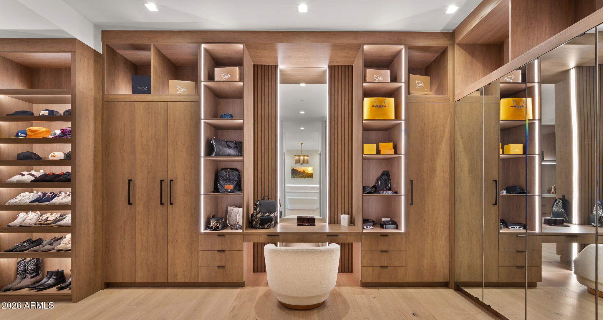 6824 E HUMMINGBIRD Lane