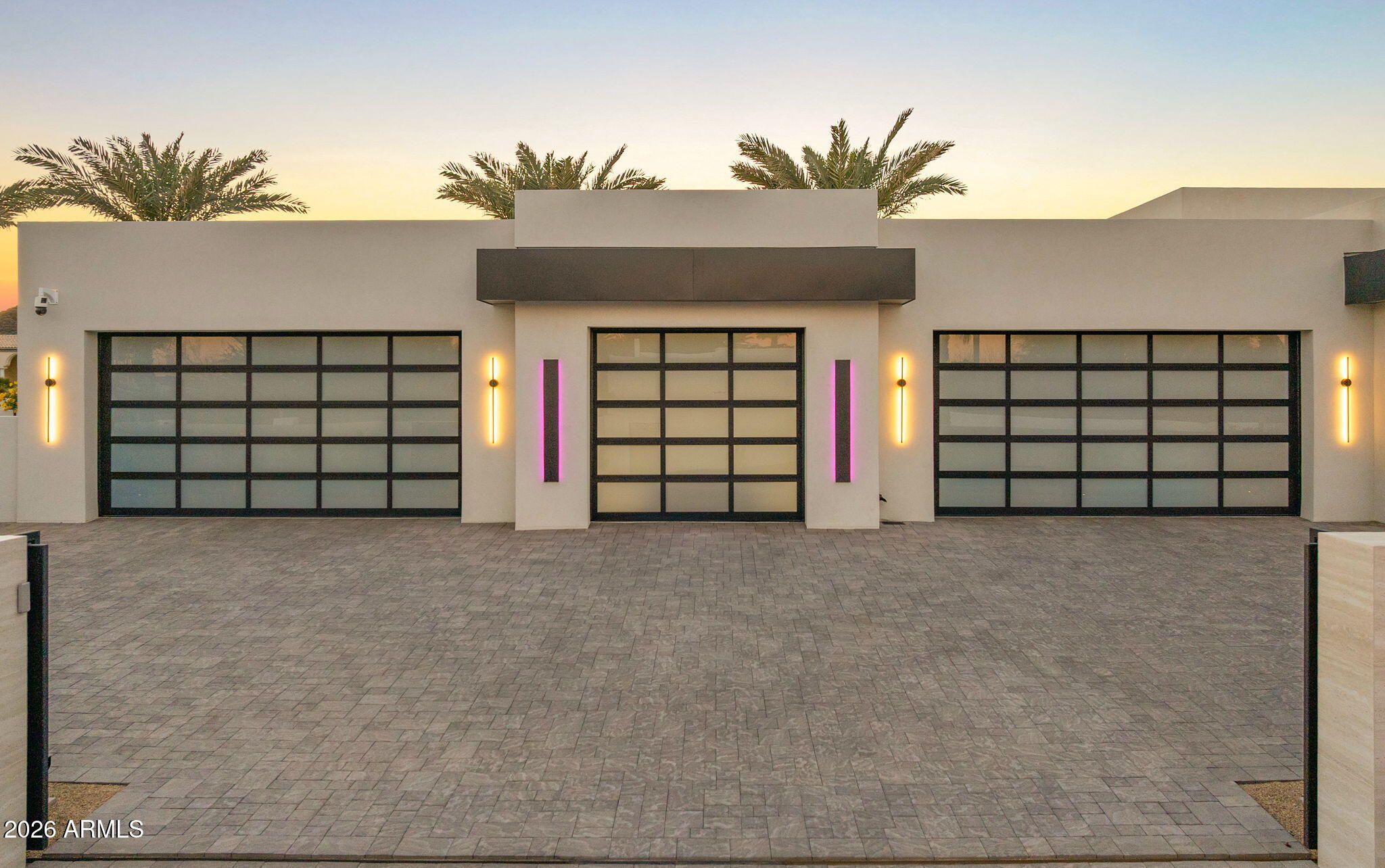 6824 E HUMMINGBIRD Lane