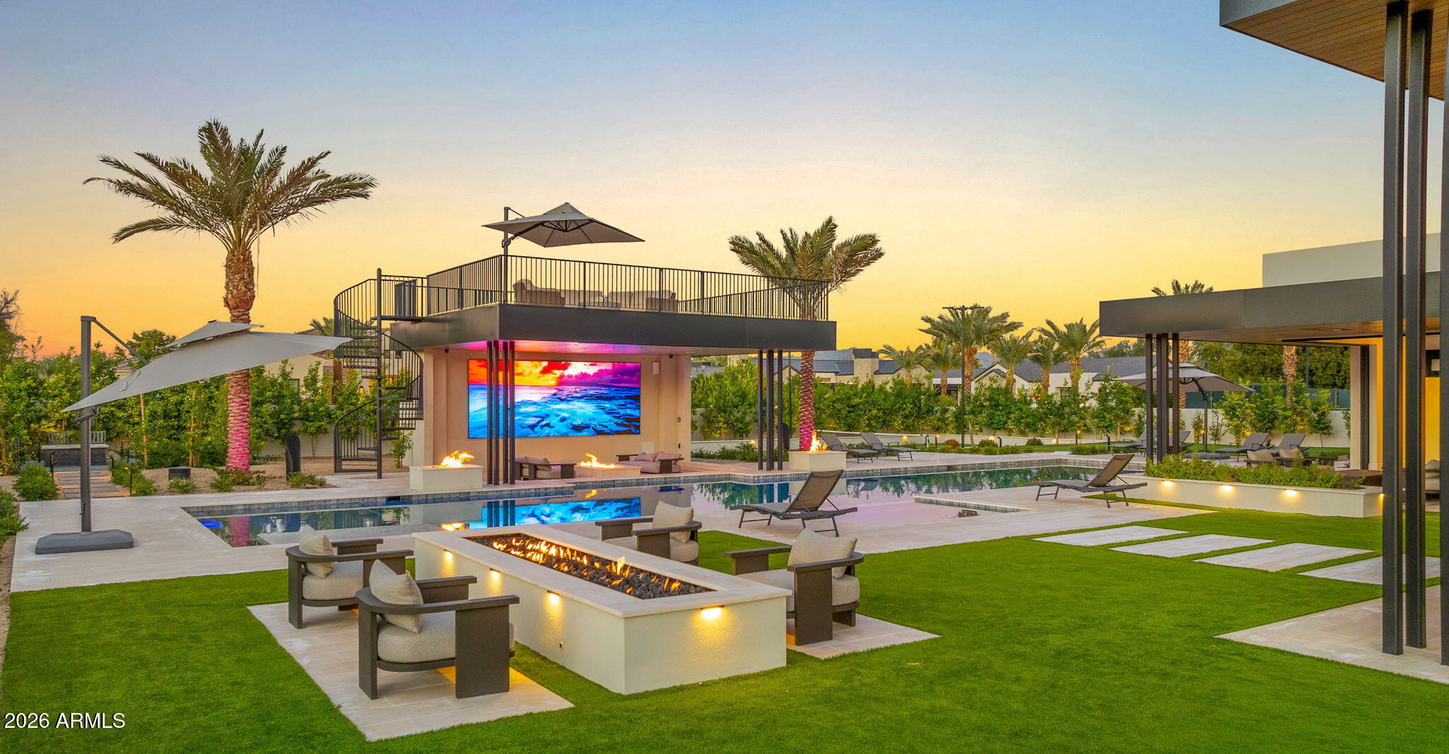 6824 E HUMMINGBIRD Lane