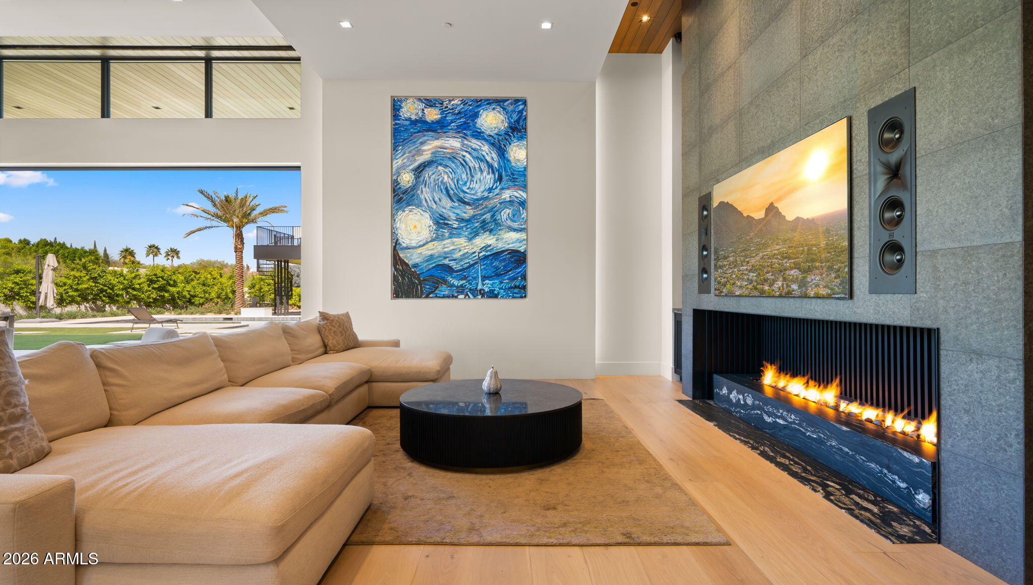 6824 E HUMMINGBIRD Lane