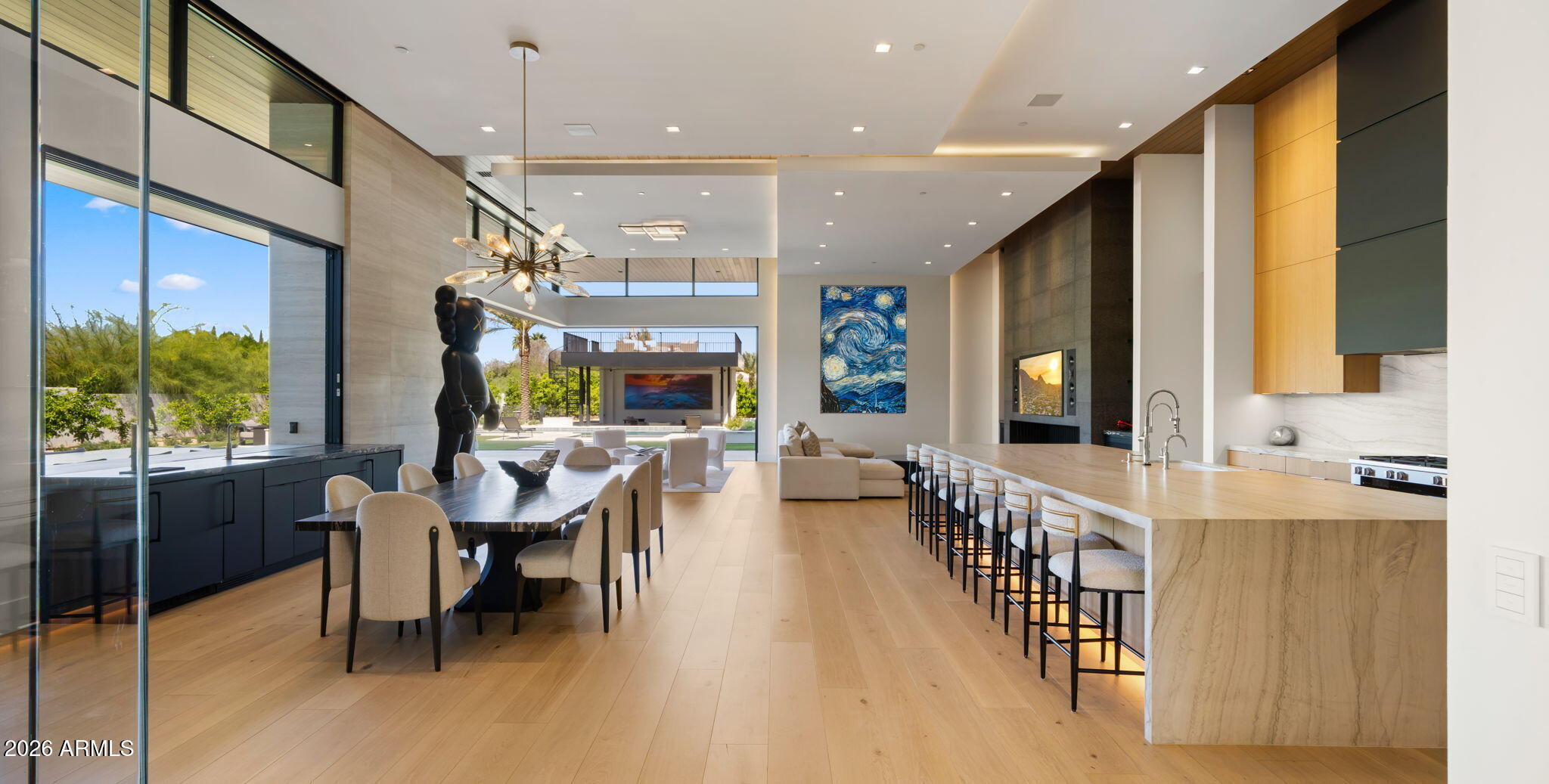 6824 E HUMMINGBIRD Lane