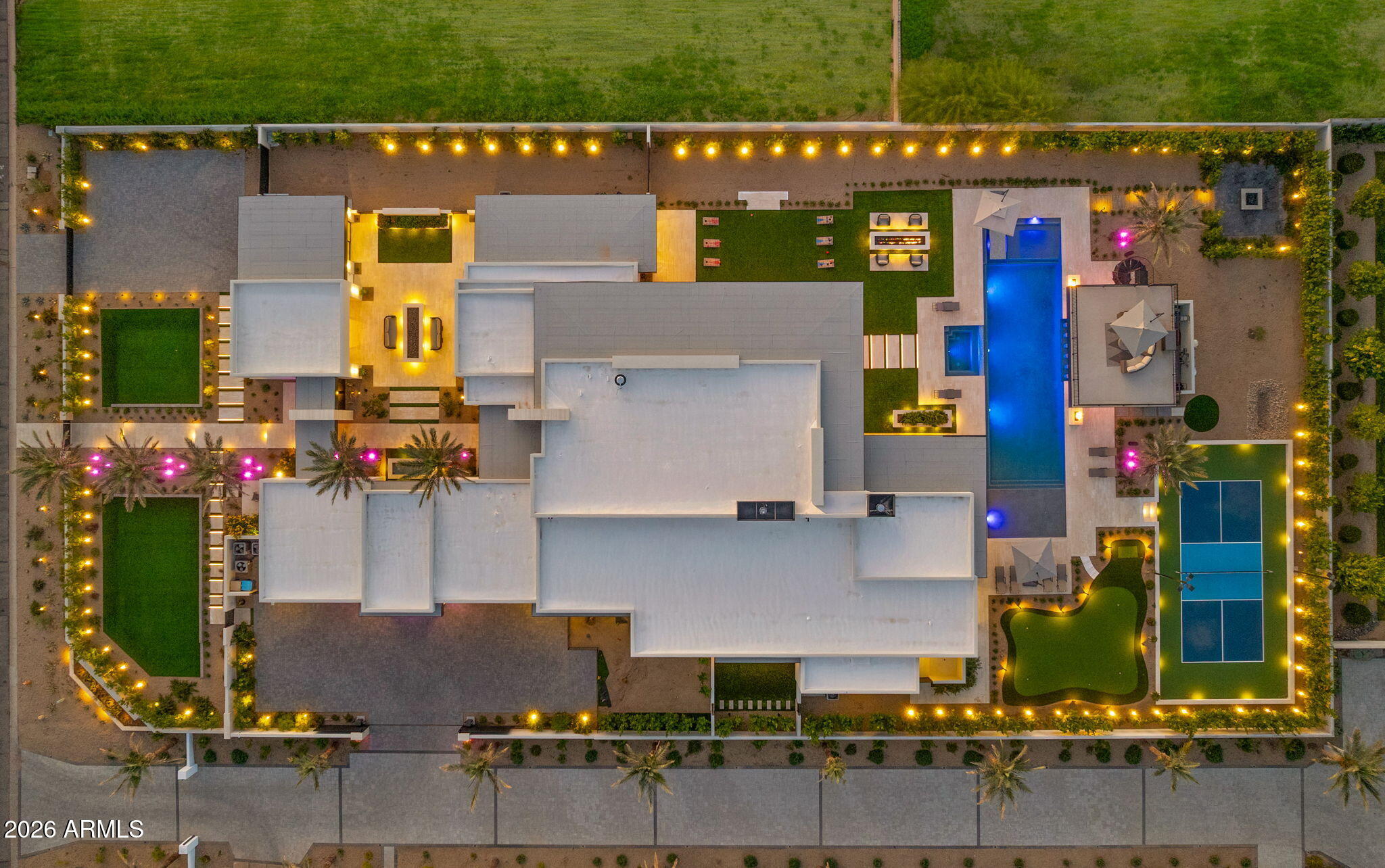 6824 E HUMMINGBIRD Lane