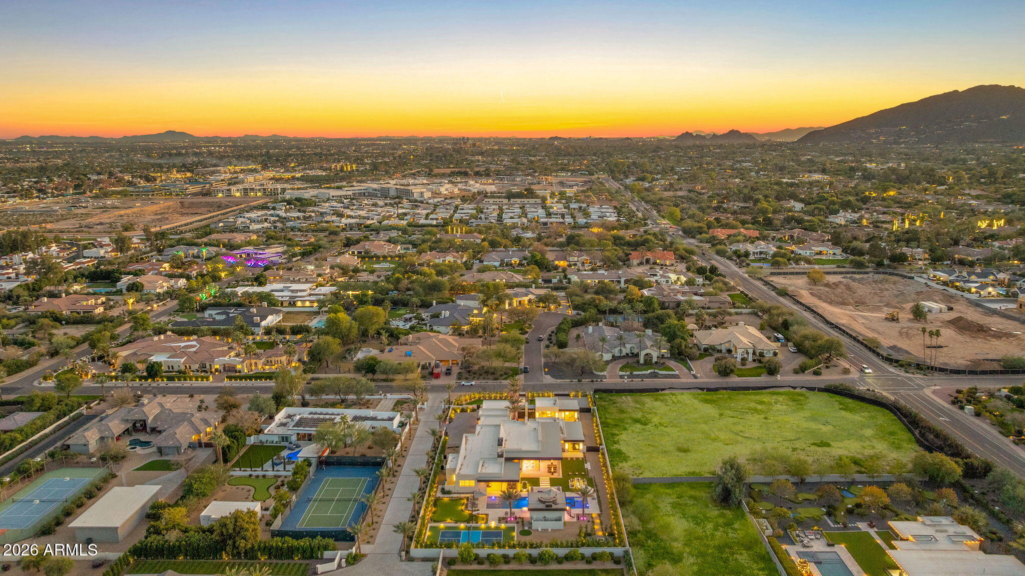 6824 E HUMMINGBIRD Lane