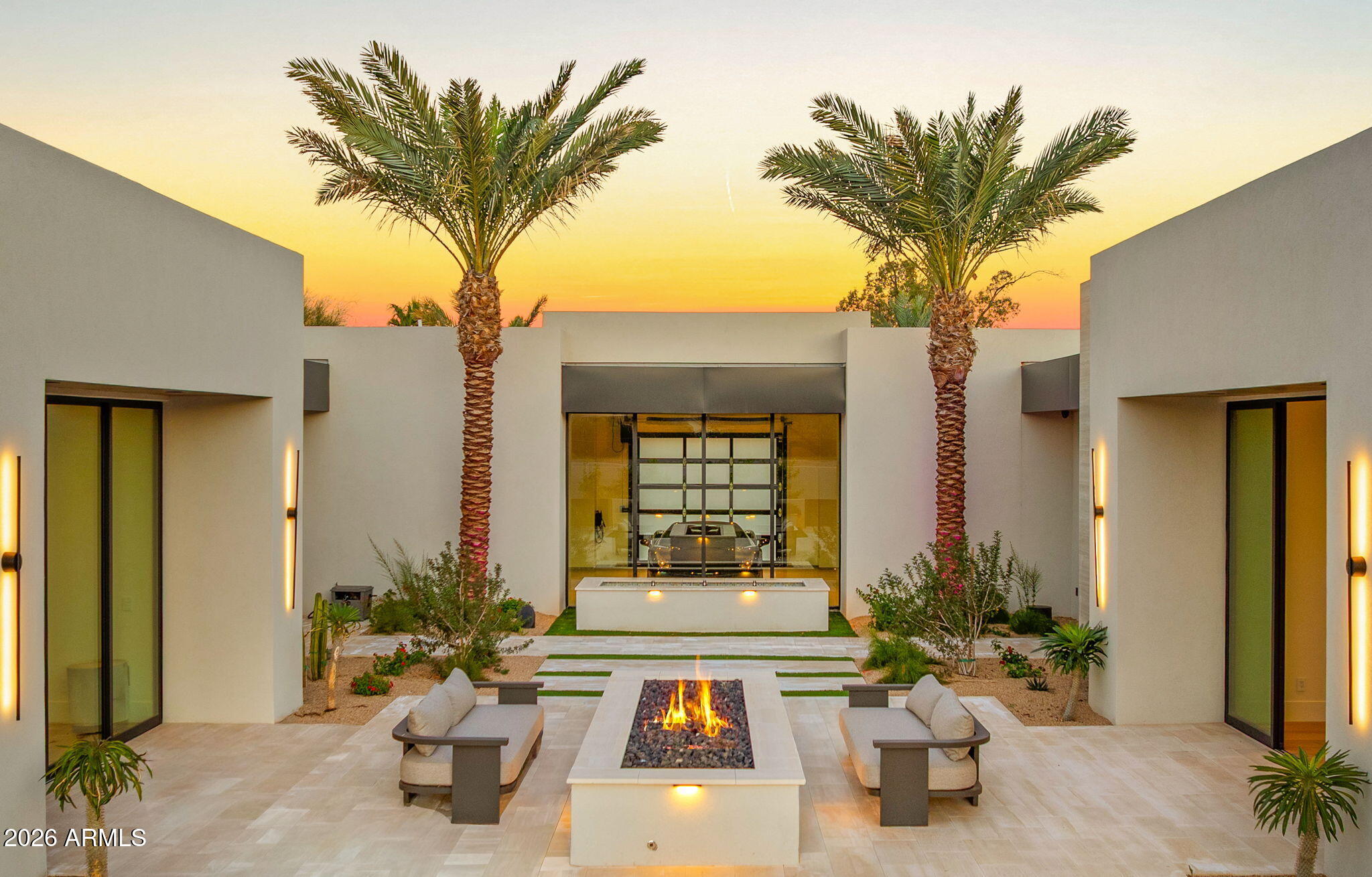 6824 E HUMMINGBIRD Lane